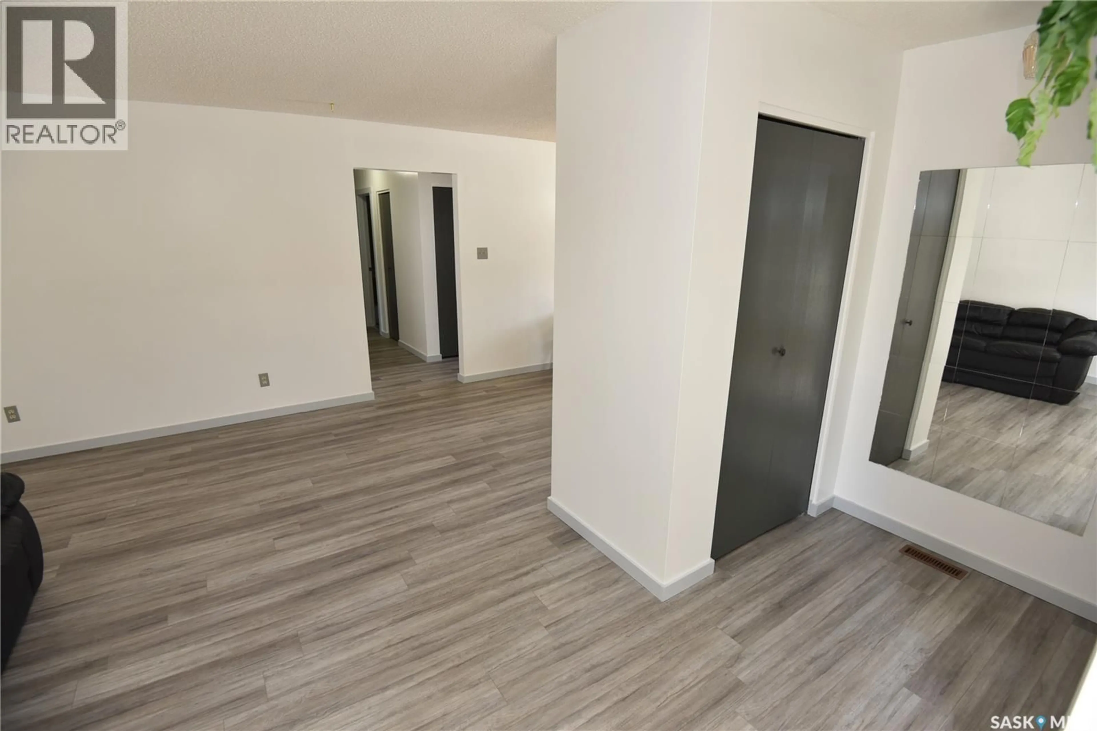 A pic of a room for 409 NIPAWIN ROAD E, Nipawin Saskatchewan S0E1E0