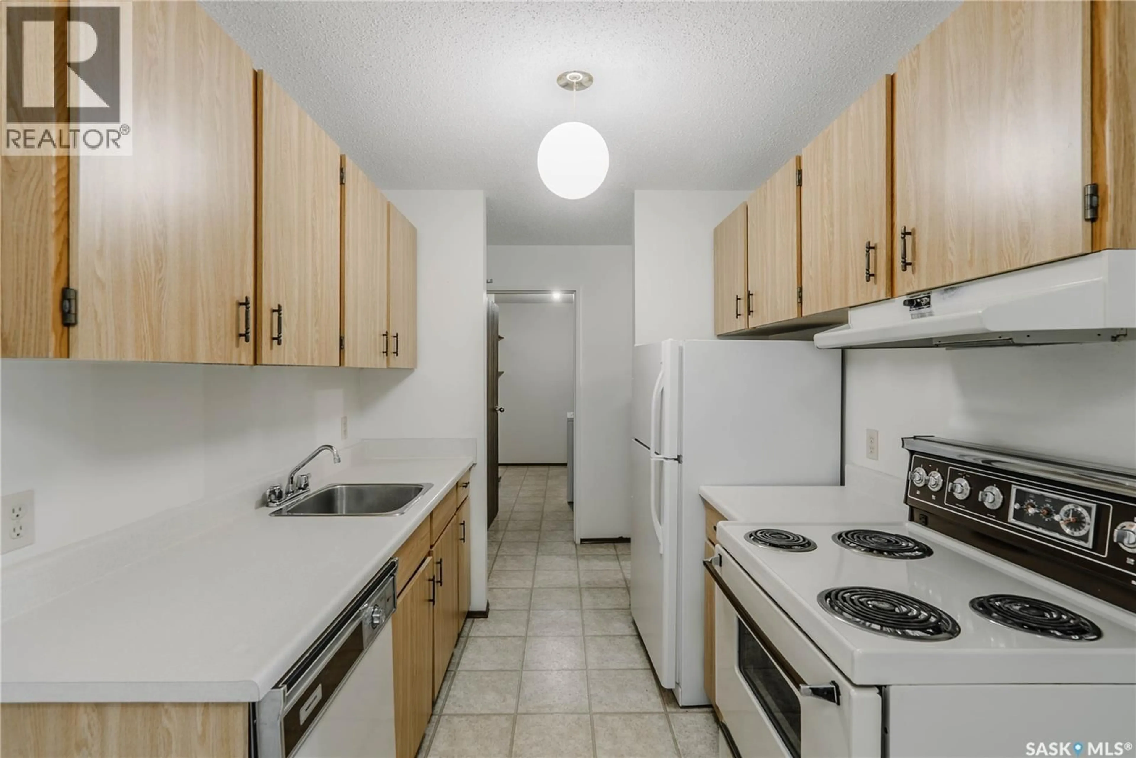 Standard kitchen, unknown for 235 510 PRAIRIE AVENUE, Saskatoon Saskatchewan S7N2V4