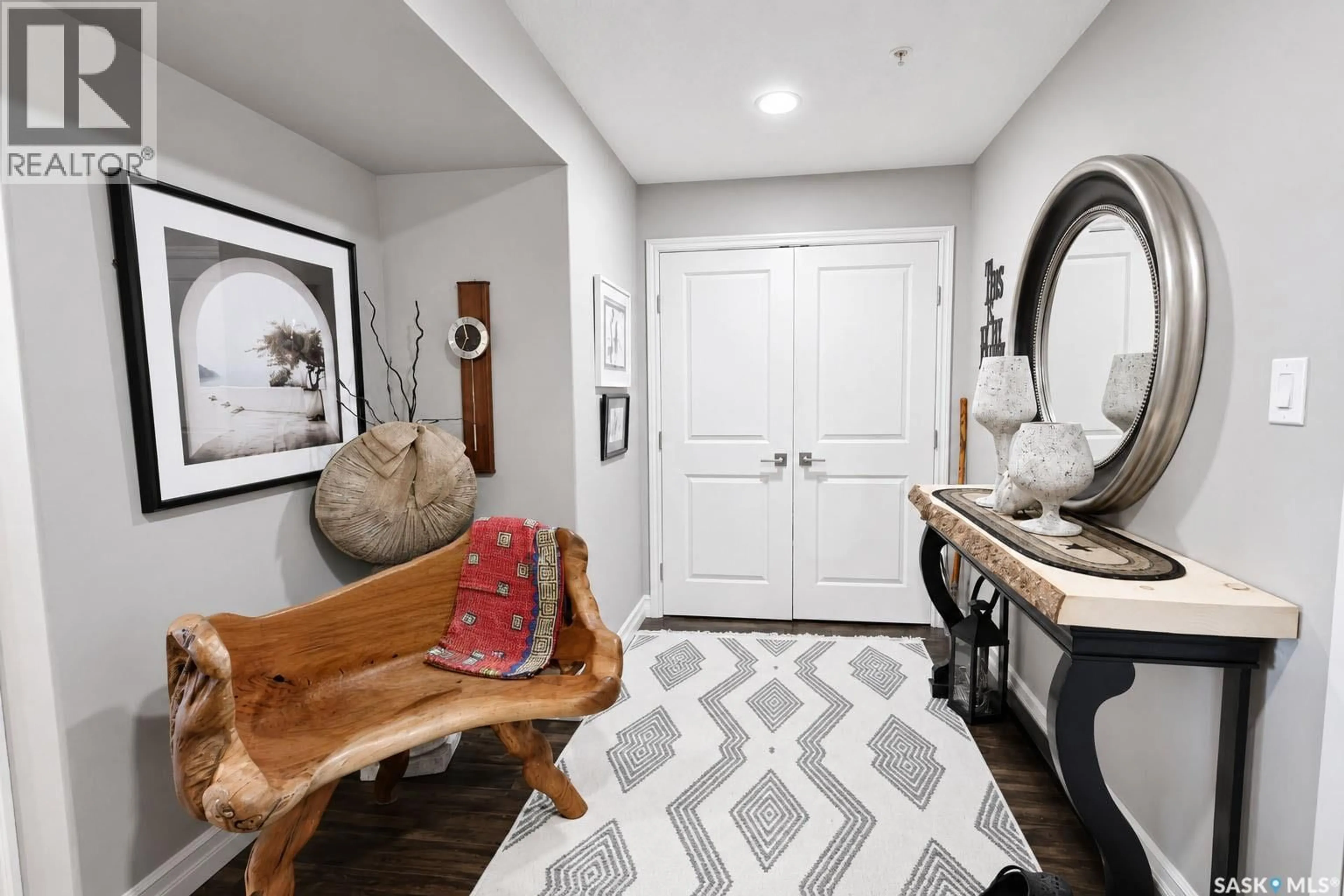 Indoor entryway for #303 - 1600 1ST STREET, Prince Albert Saskatchewan S6V1G7