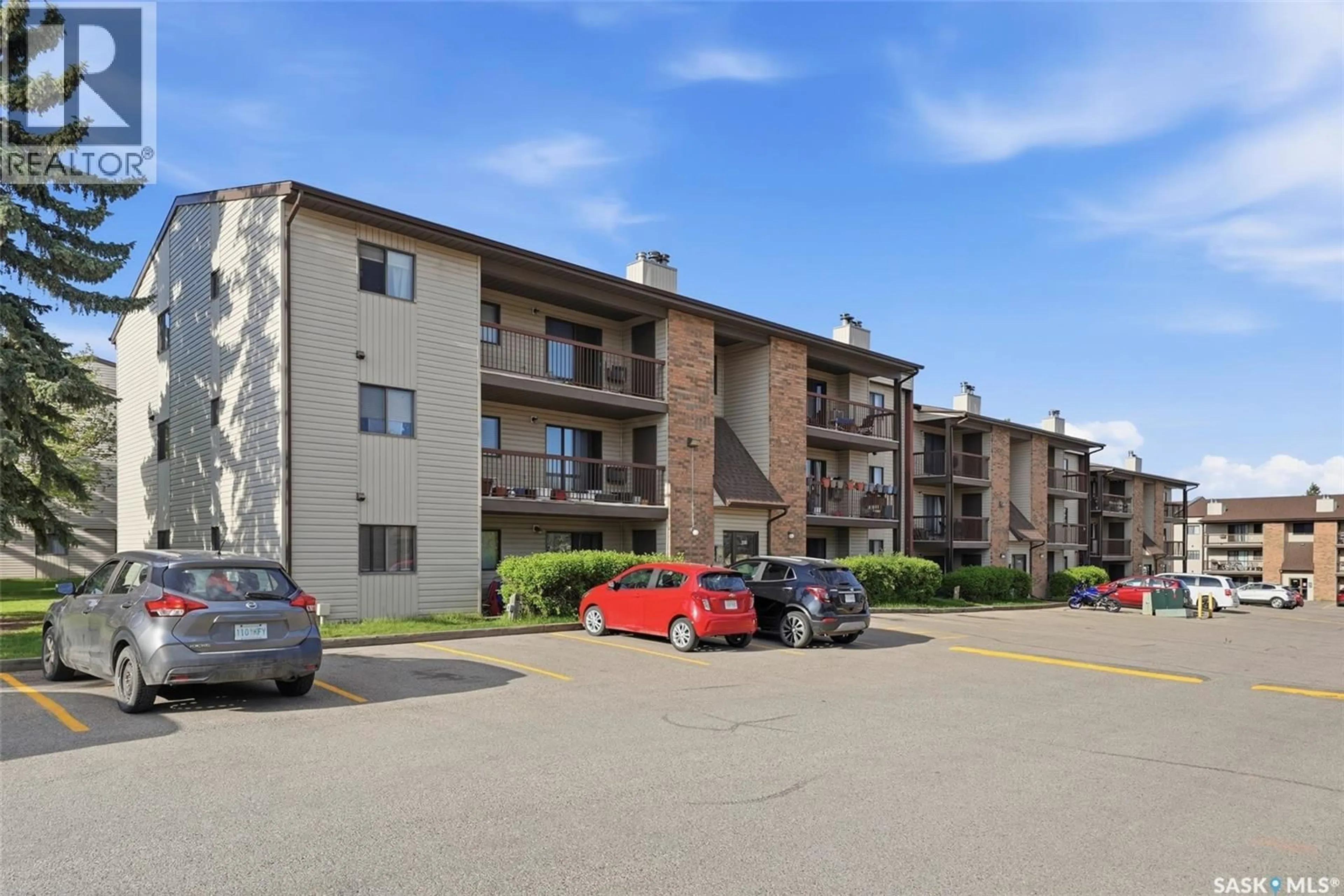 Patio, unknown for 202 345 KINGSMERE BOULEVARD, Saskatoon Saskatchewan S7J4J6