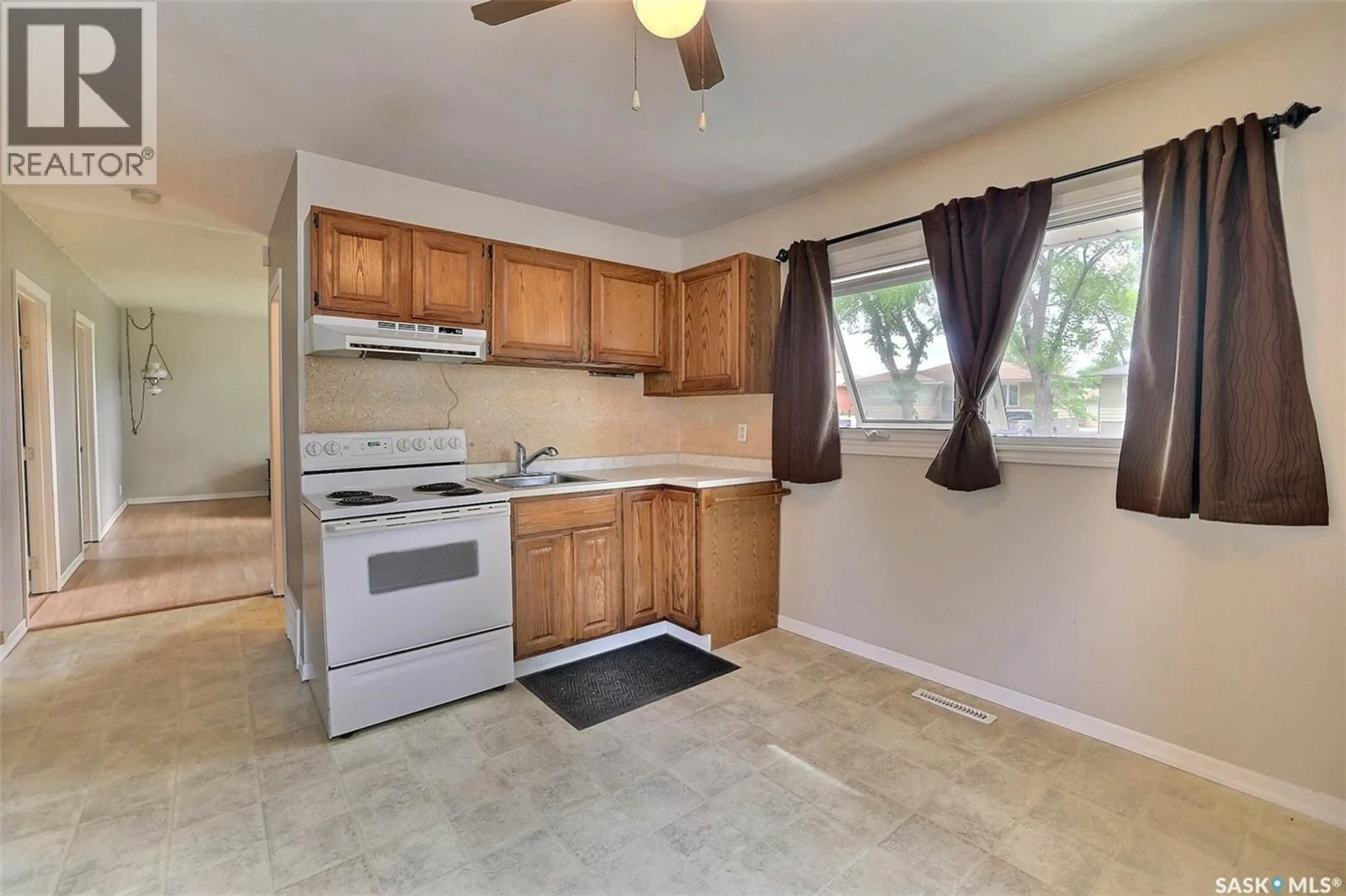 Standard kitchen, unknown for 1834 BOND STREET, Regina Saskatchewan S4N1X9