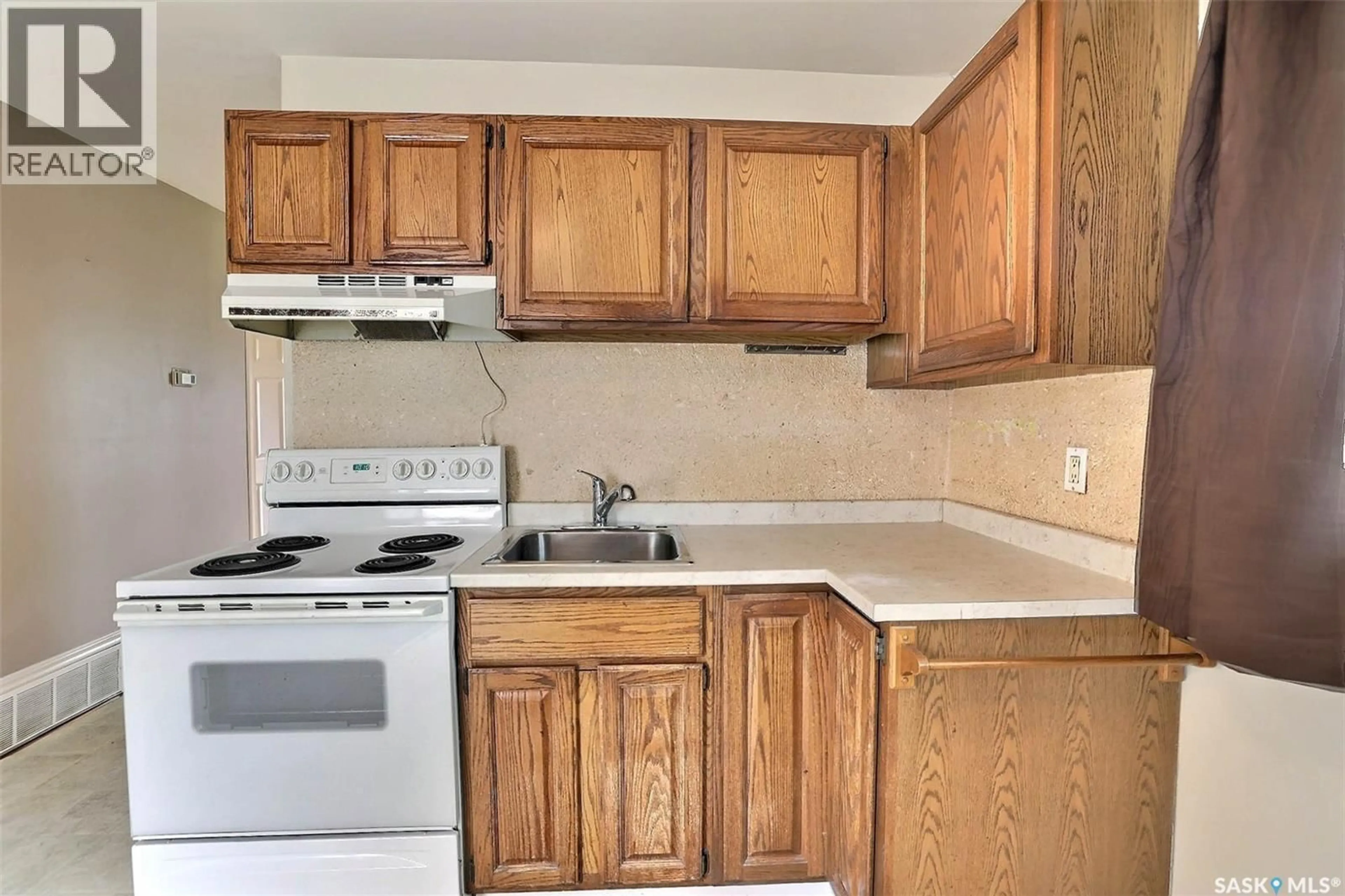 Standard kitchen, unknown for 1834 BOND STREET, Regina Saskatchewan S4N1X9