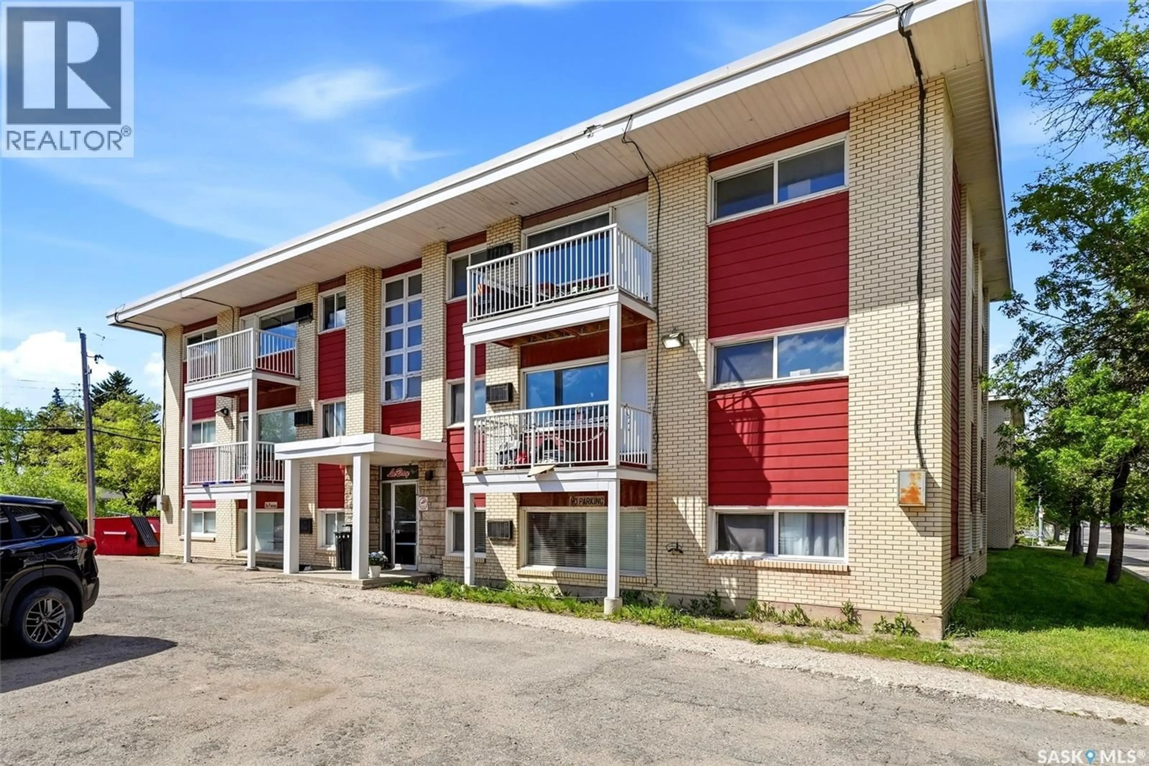 Patio, building for 23 - 1811 8TH AVENUE, Regina Saskatchewan S4R0G5