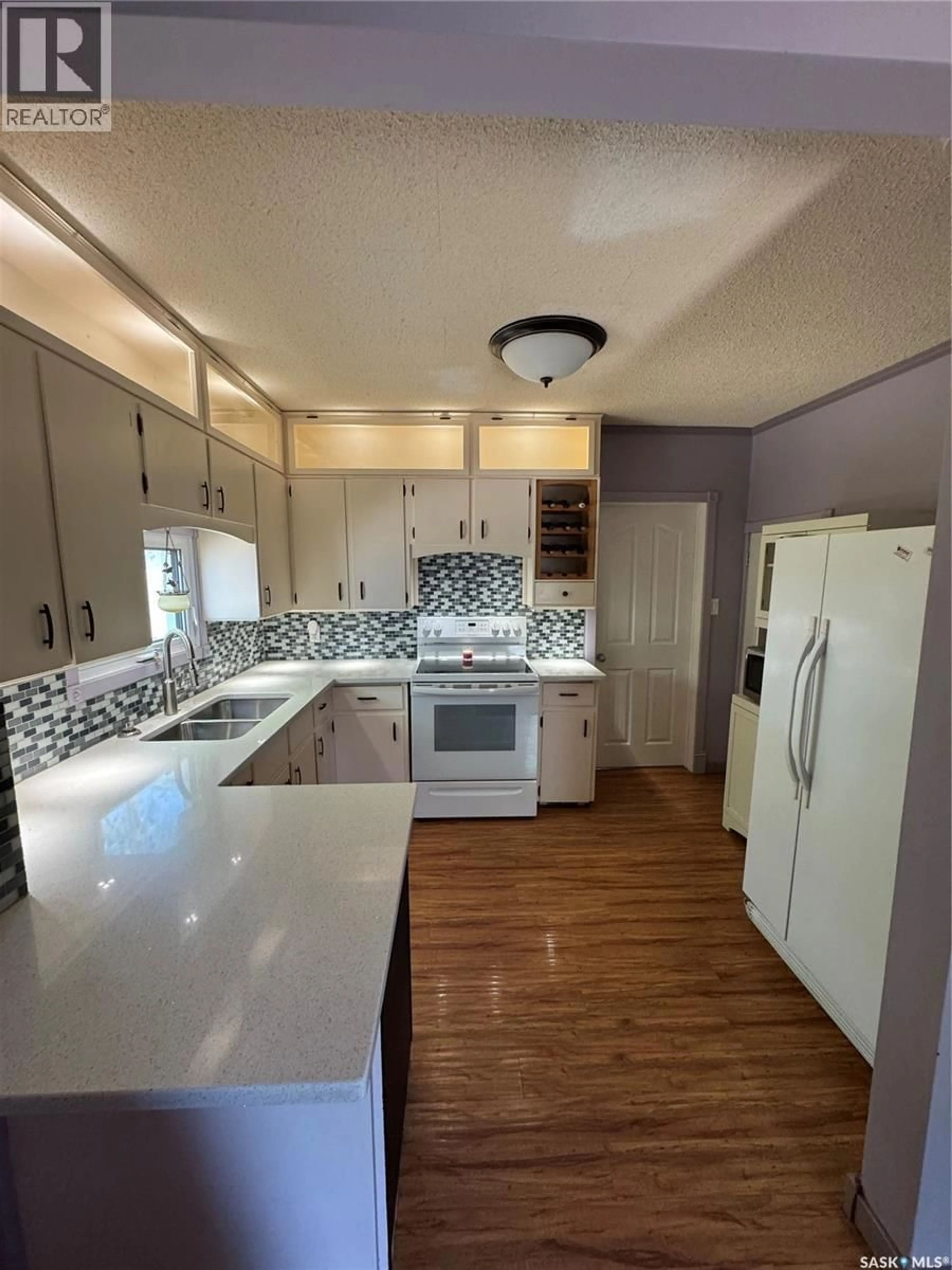 Standard kitchen, unknown for 237 PERKINS STREET, Estevan Saskatchewan S4A0C3