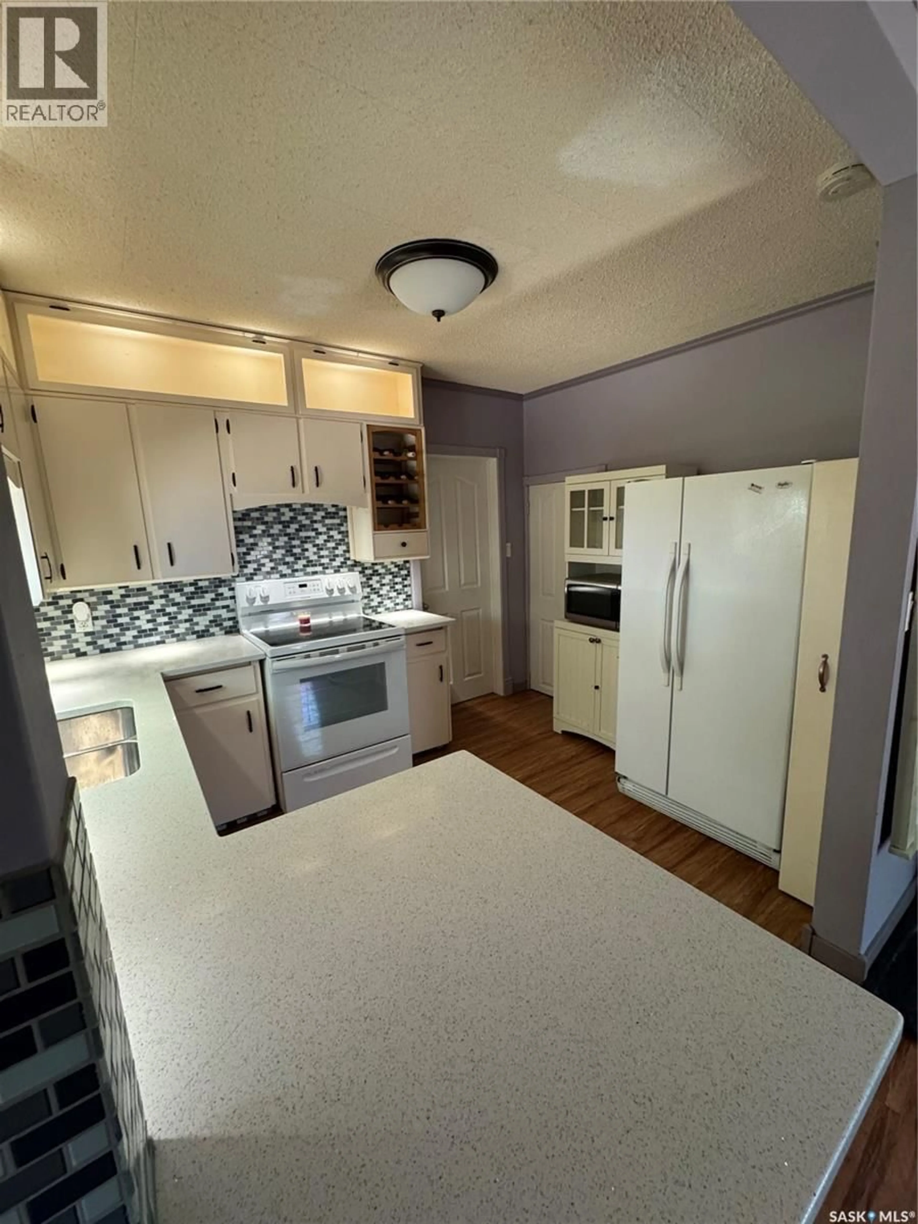 Standard kitchen, unknown for 237 PERKINS STREET, Estevan Saskatchewan S4A0C3