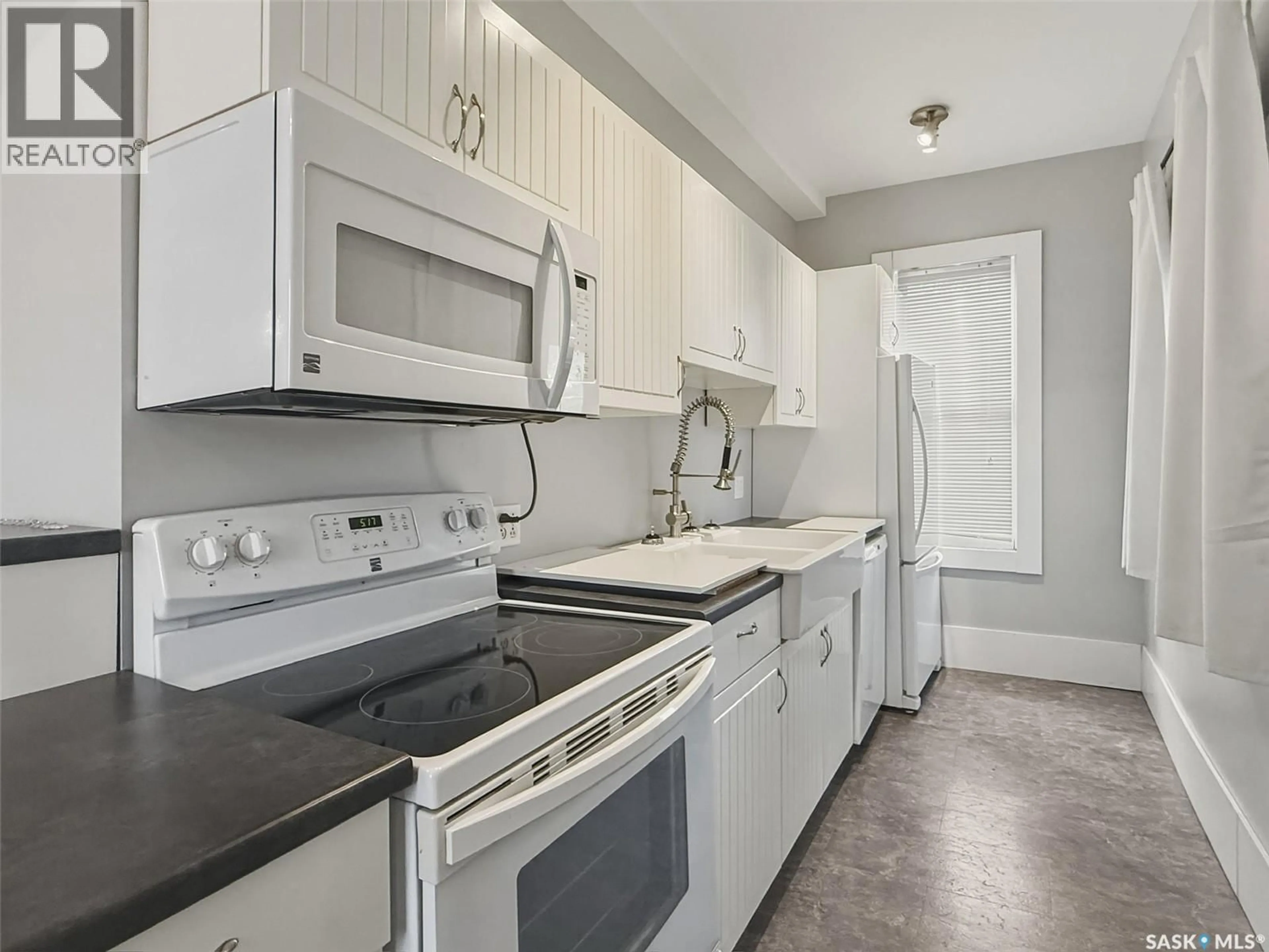 Standard kitchen, unknown for 521 2ND AVENUE, Swift Current Saskatchewan S9H2E5