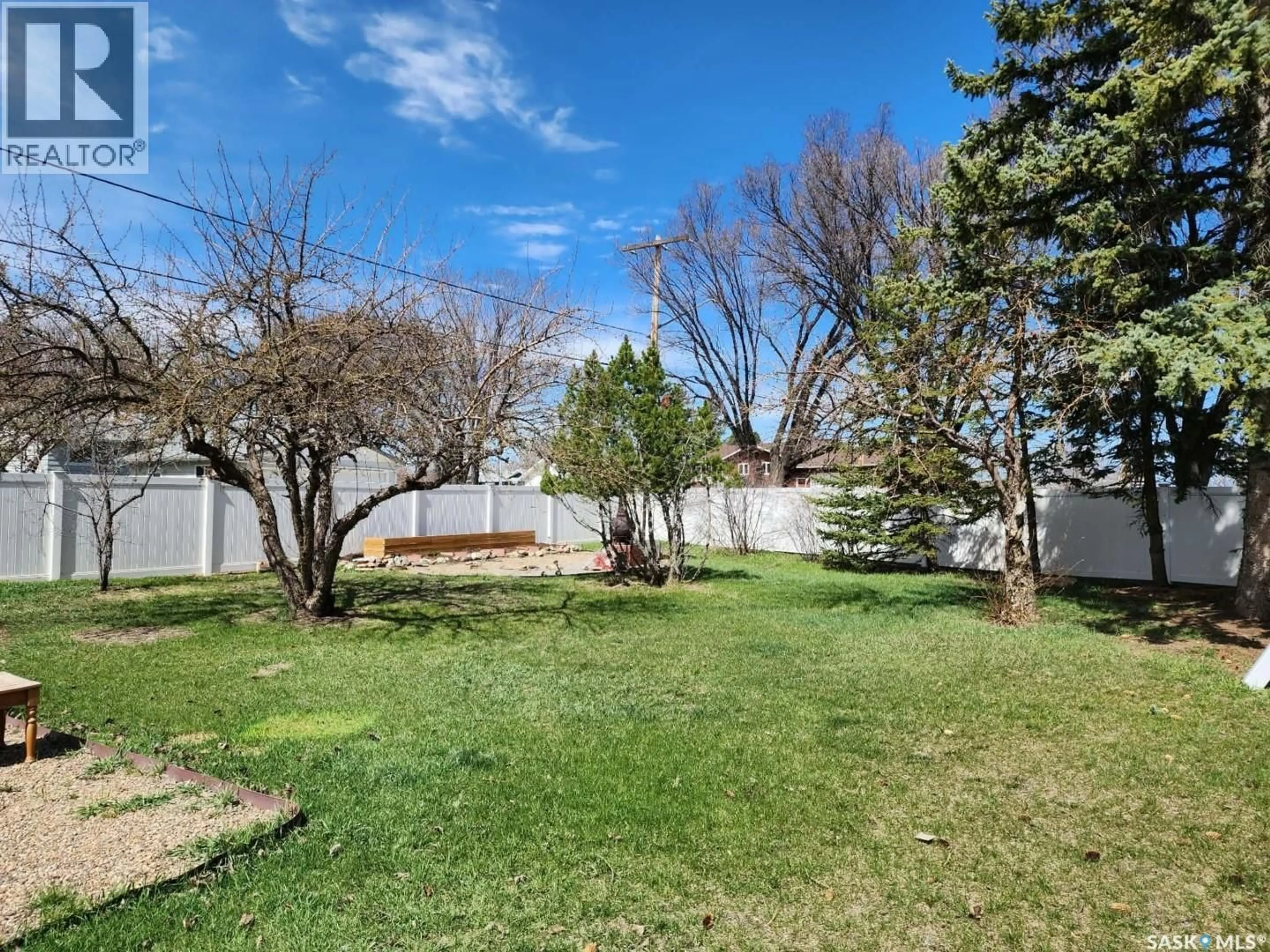 Unknown for 891 2ND STREET, Shaunavon Saskatchewan S0N2M0