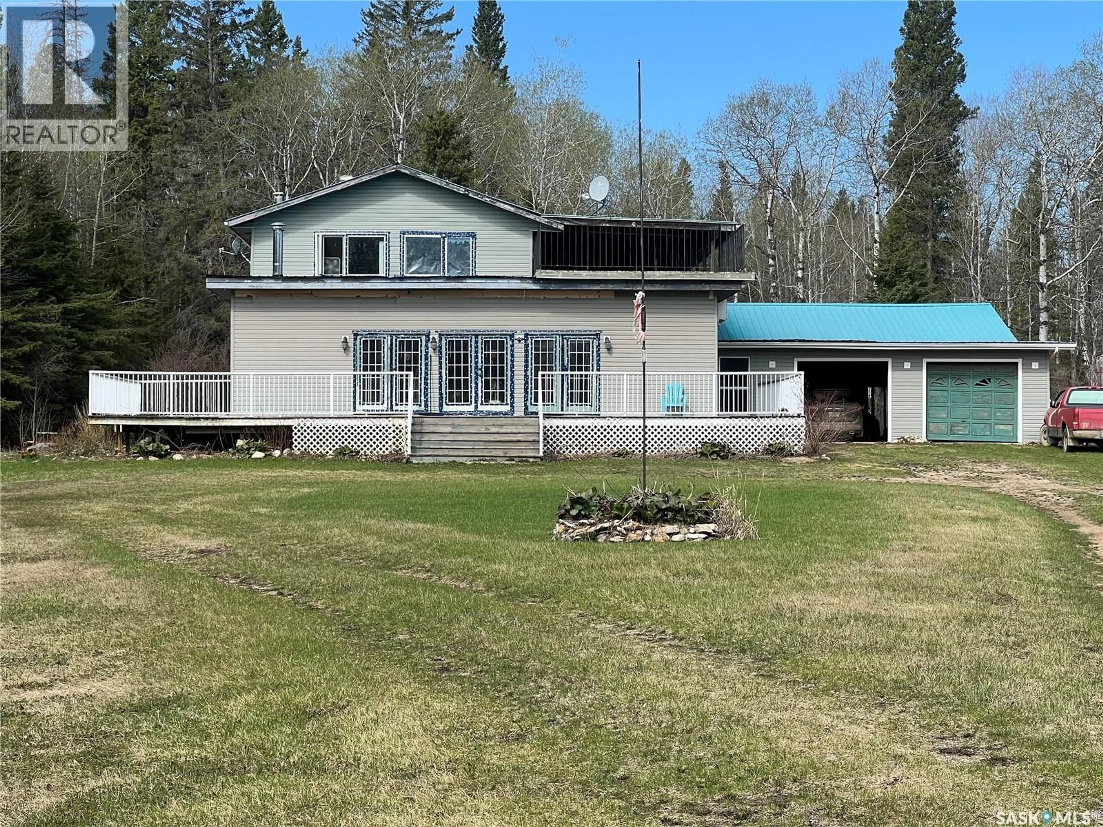 A pic from outside/outdoor area/front of a property/back of a property/a pic from drone, building for MURRAY ACREAGE, Porcupine Rm No. 395 Saskatchewan S0E1H0