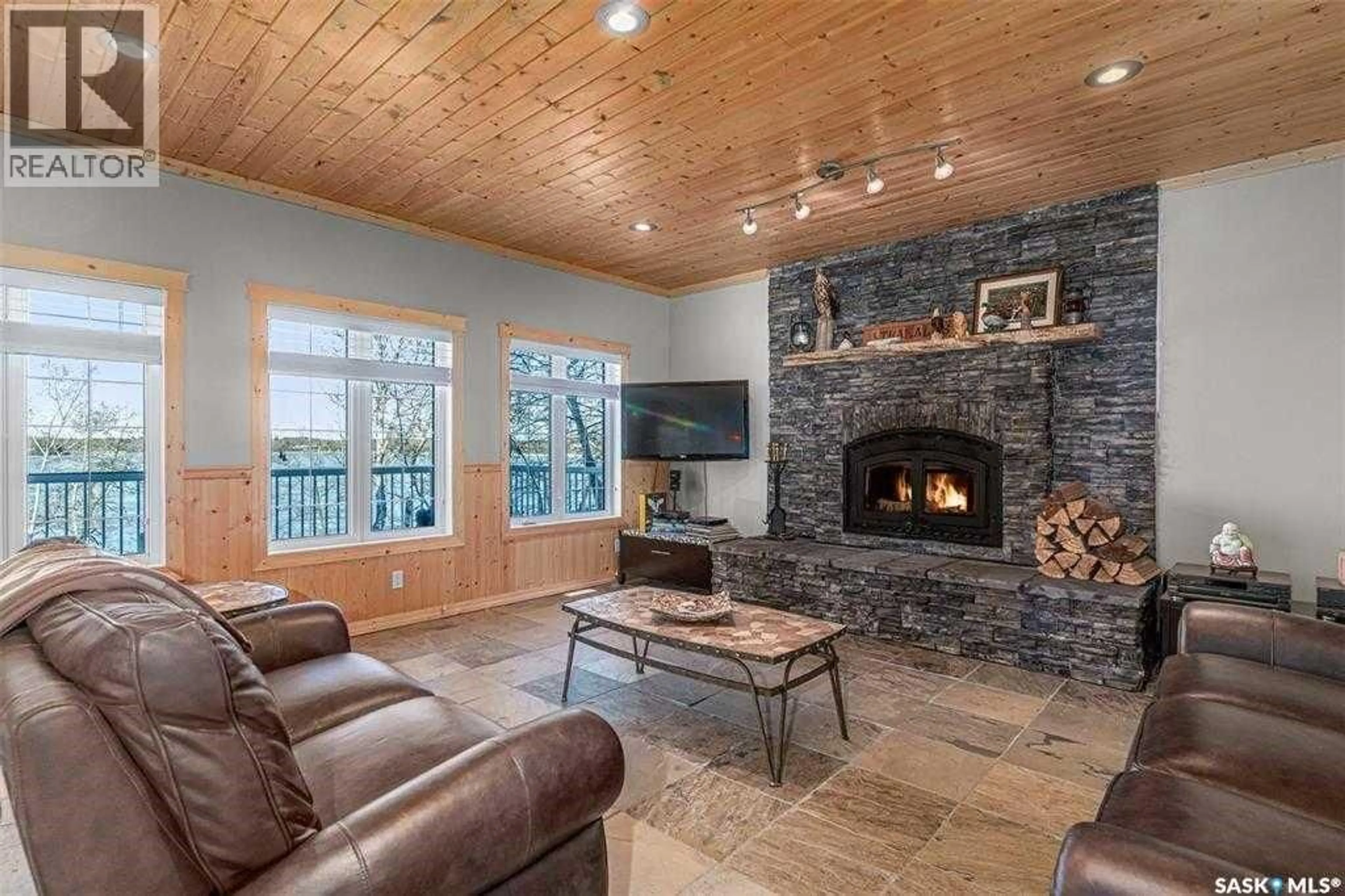 Living room with furniture, unknown for 6 JOANETTE DRIVE, Leask Rm No. 464 Saskatchewan S0J1M0