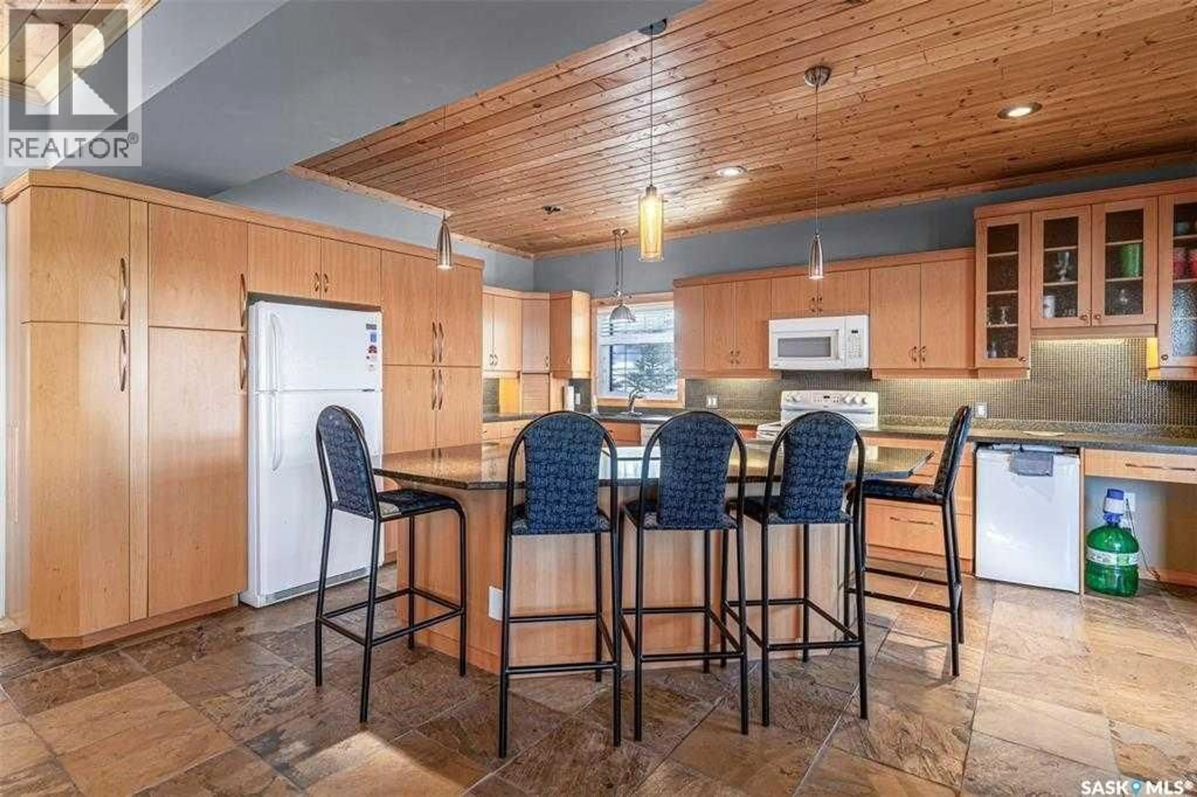 Open concept kitchen, unknown for 6 JOANETTE DRIVE, Leask Rm No. 464 Saskatchewan S0J1M0