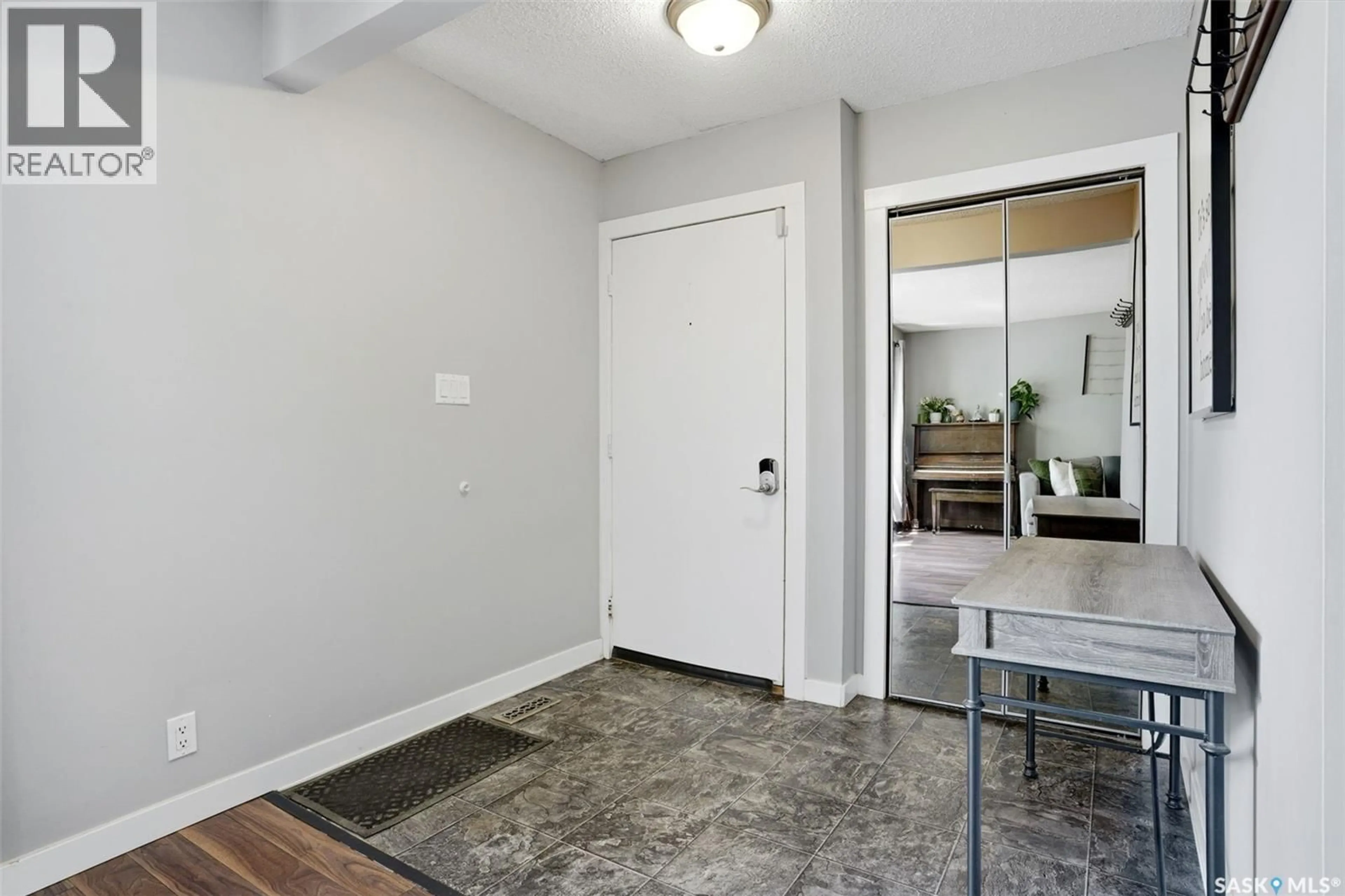 Indoor entryway for 810 PRINCESS STREET, Regina Saskatchewan S4T3X9