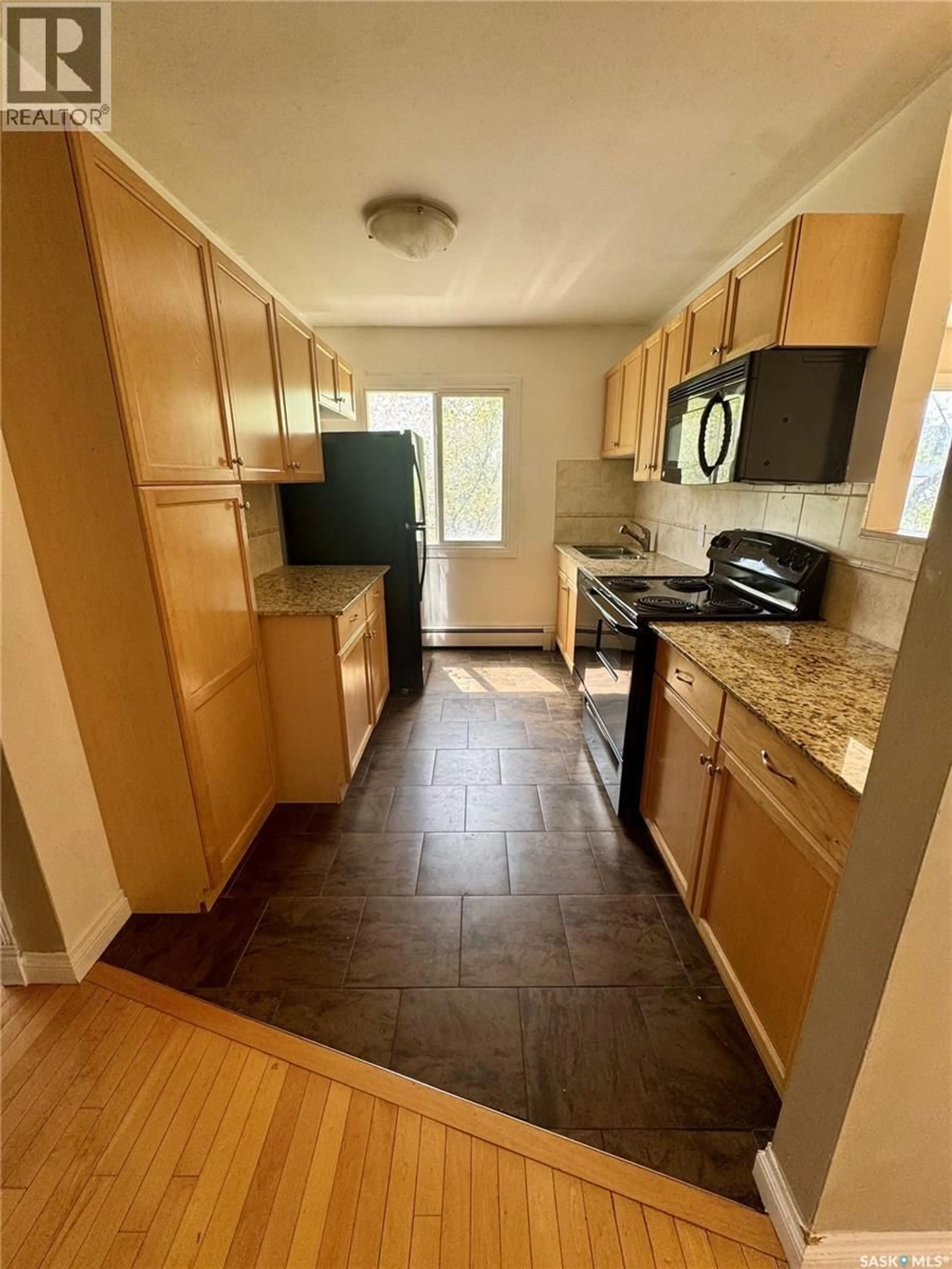 Standard kitchen, unknown for 11 2320 13TH AVENUE, Regina Saskatchewan S4V0V7