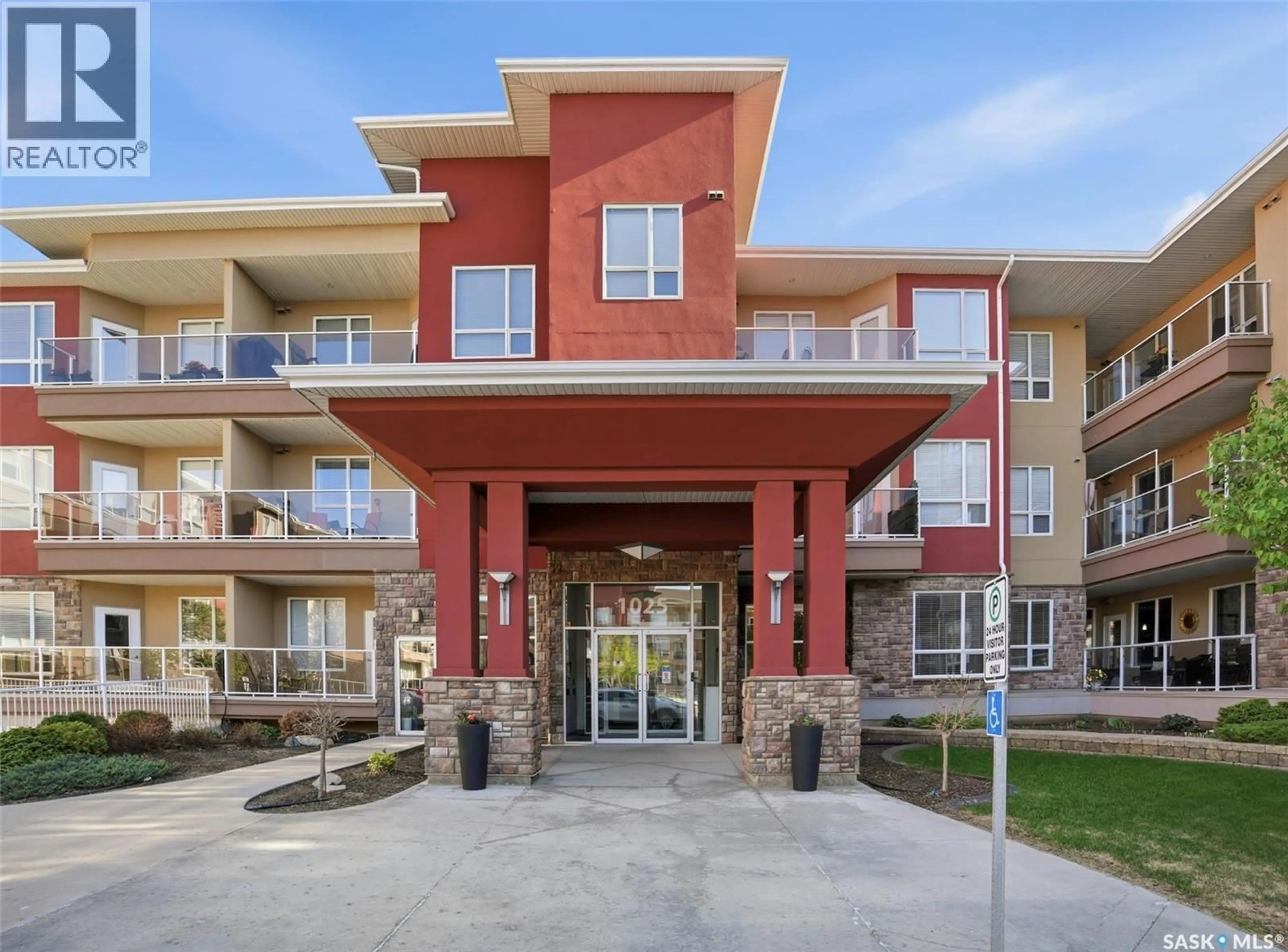 Indoor foyer for 303 - 1025 MOSS AVENUE, Saskatoon Saskatchewan S7H4C7