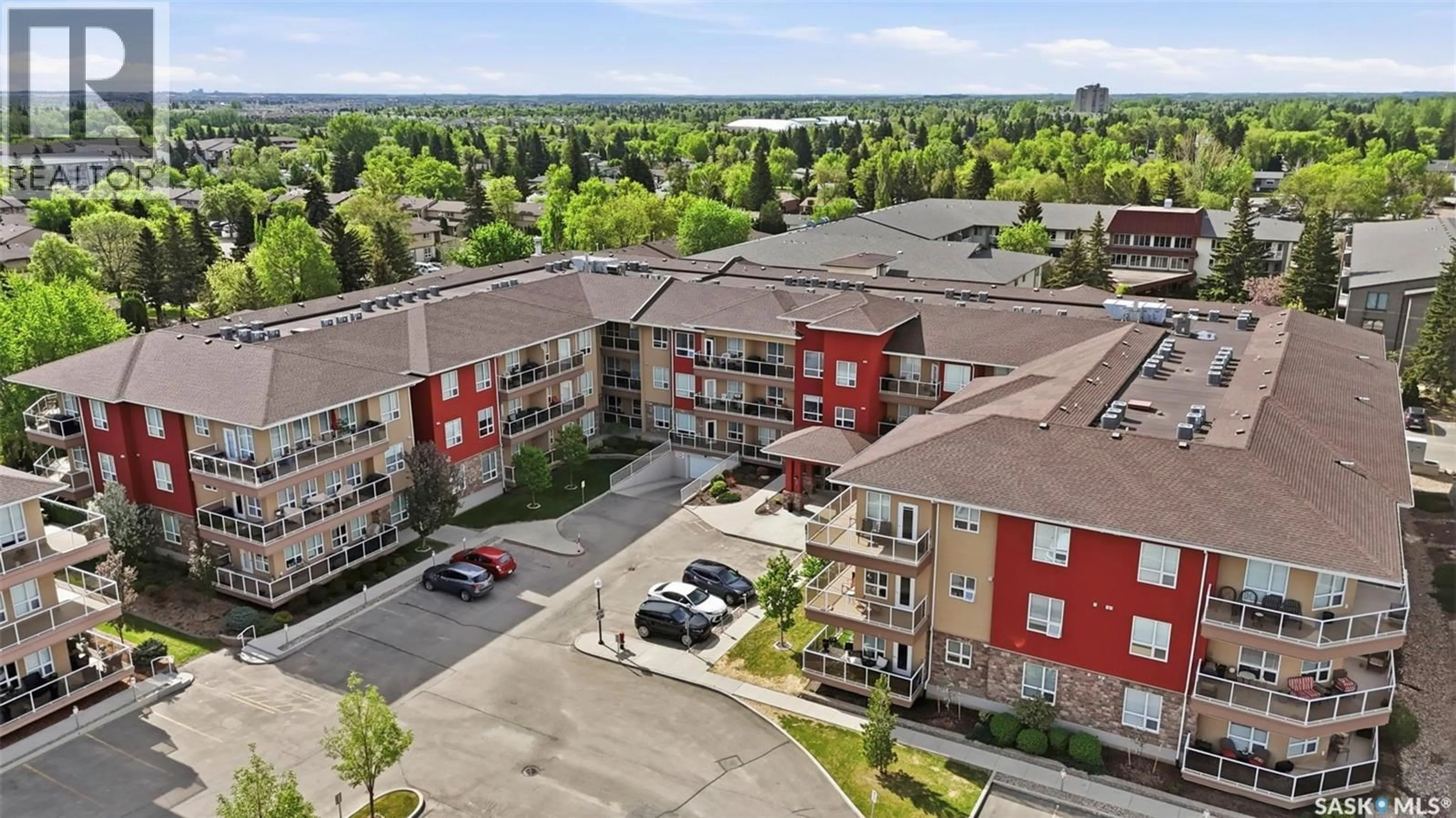 A pic from outside/outdoor area/front of a property/back of a property/a pic from drone, city buildings view from balcony for 303 - 1025 MOSS AVENUE, Saskatoon Saskatchewan S7H4C7