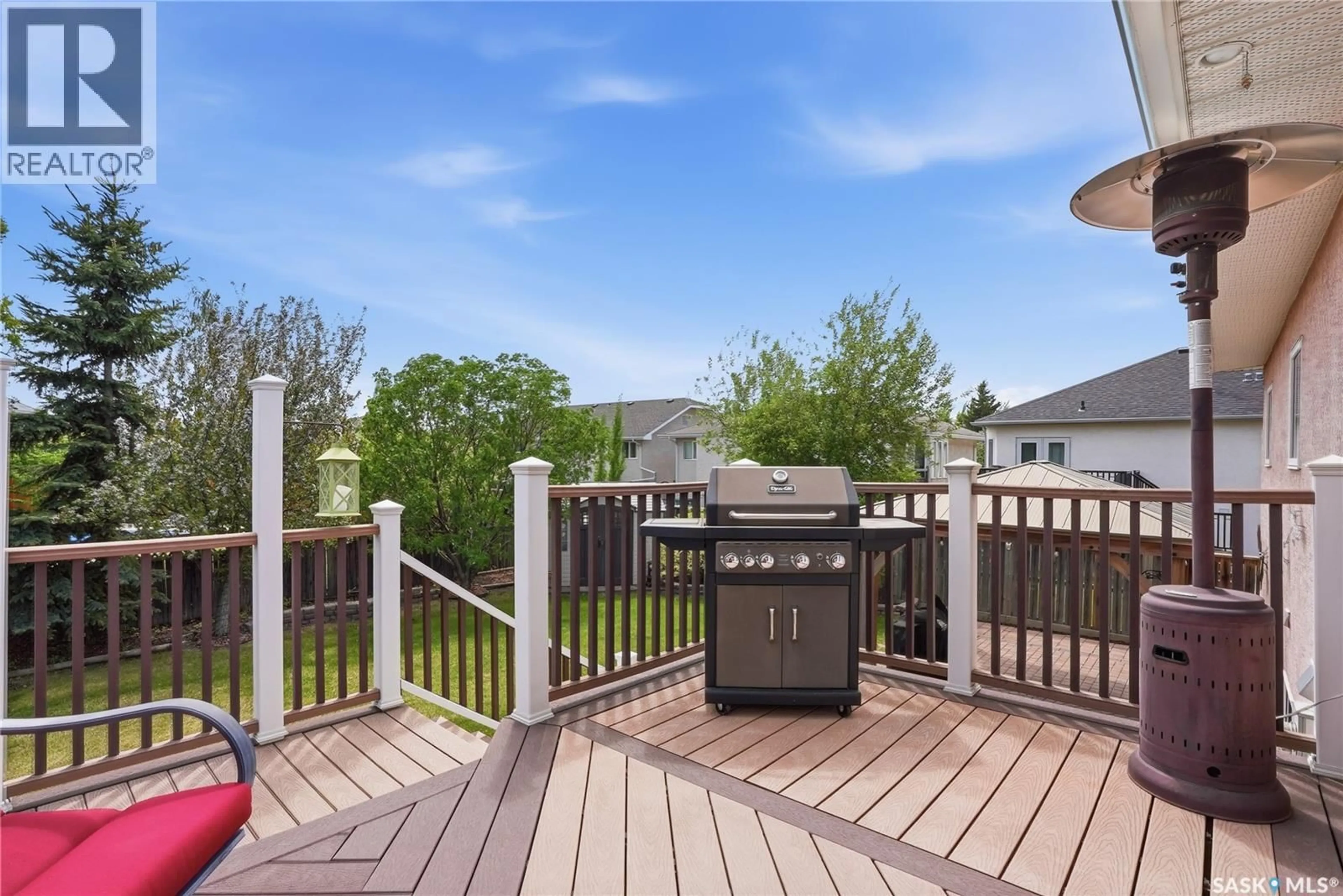 Patio, unknown for 206 CARR LANE, Saskatoon Saskatchewan S7S1M3