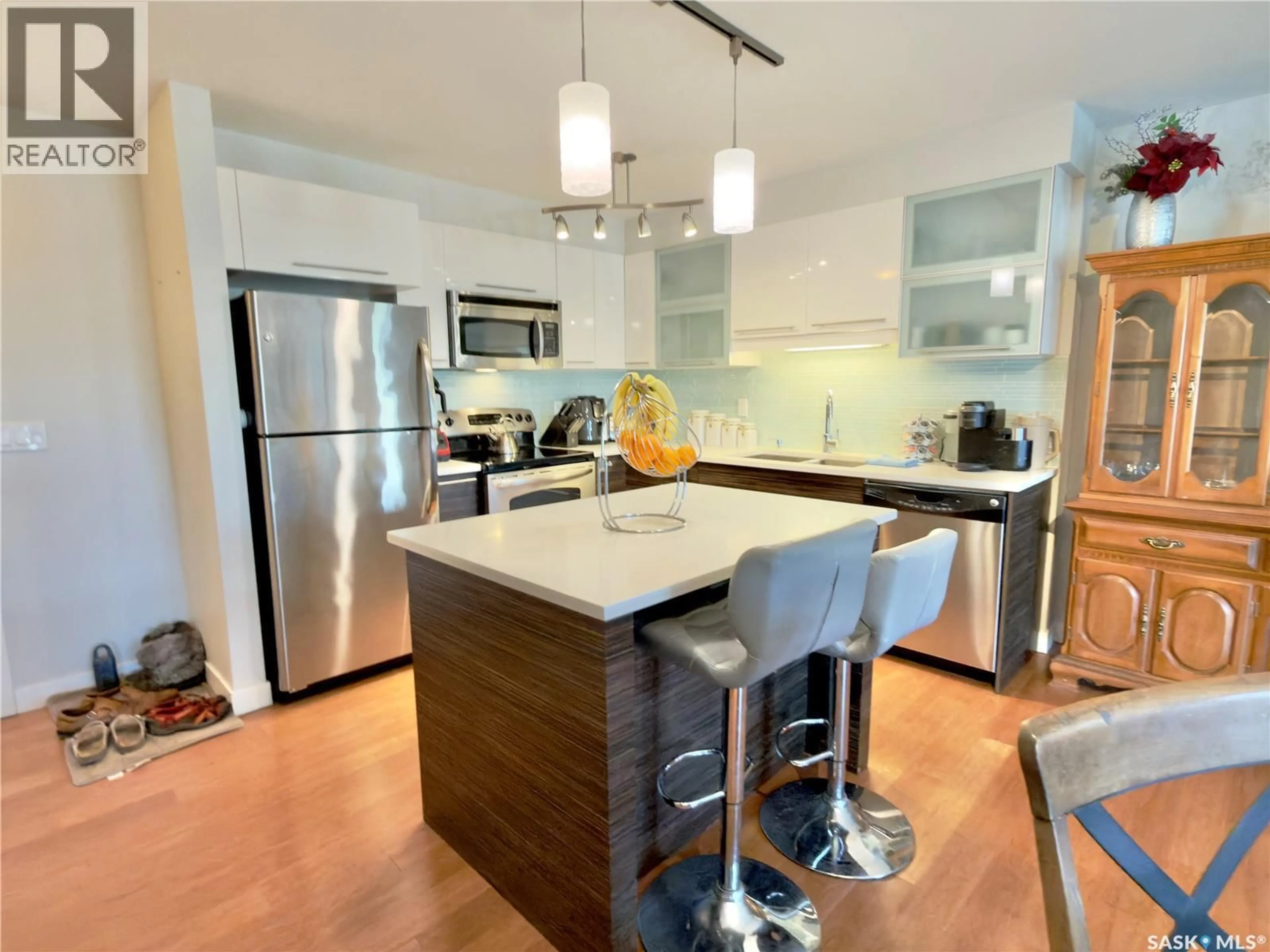 Open concept kitchen, unknown for 314A HUNTER ROAD, Saskatoon Saskatchewan S7T1C9