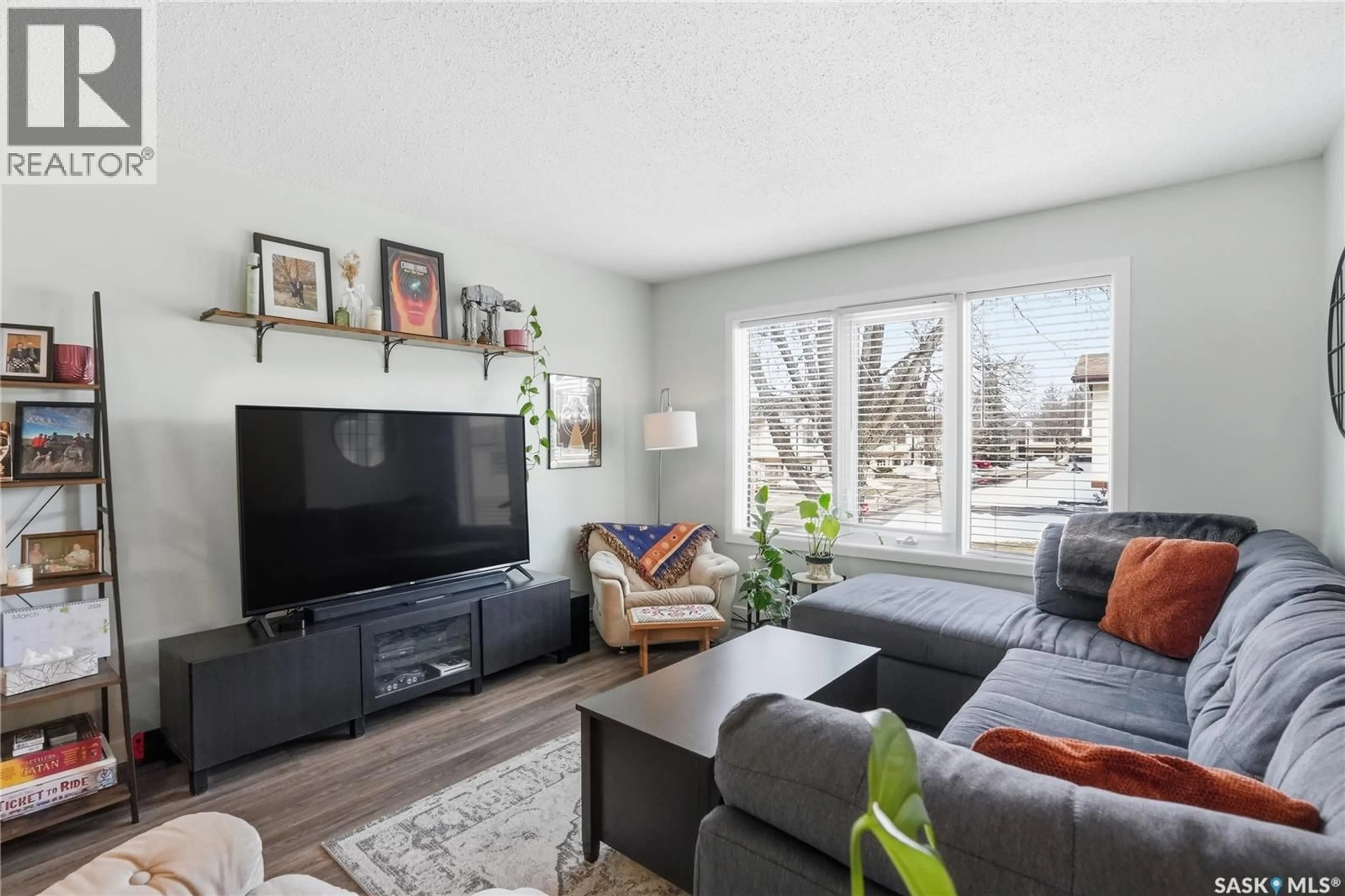 Living room with furniture, unknown for 127 2420 KENDERDINE ROAD, Saskatoon Saskatchewan S7N4G6