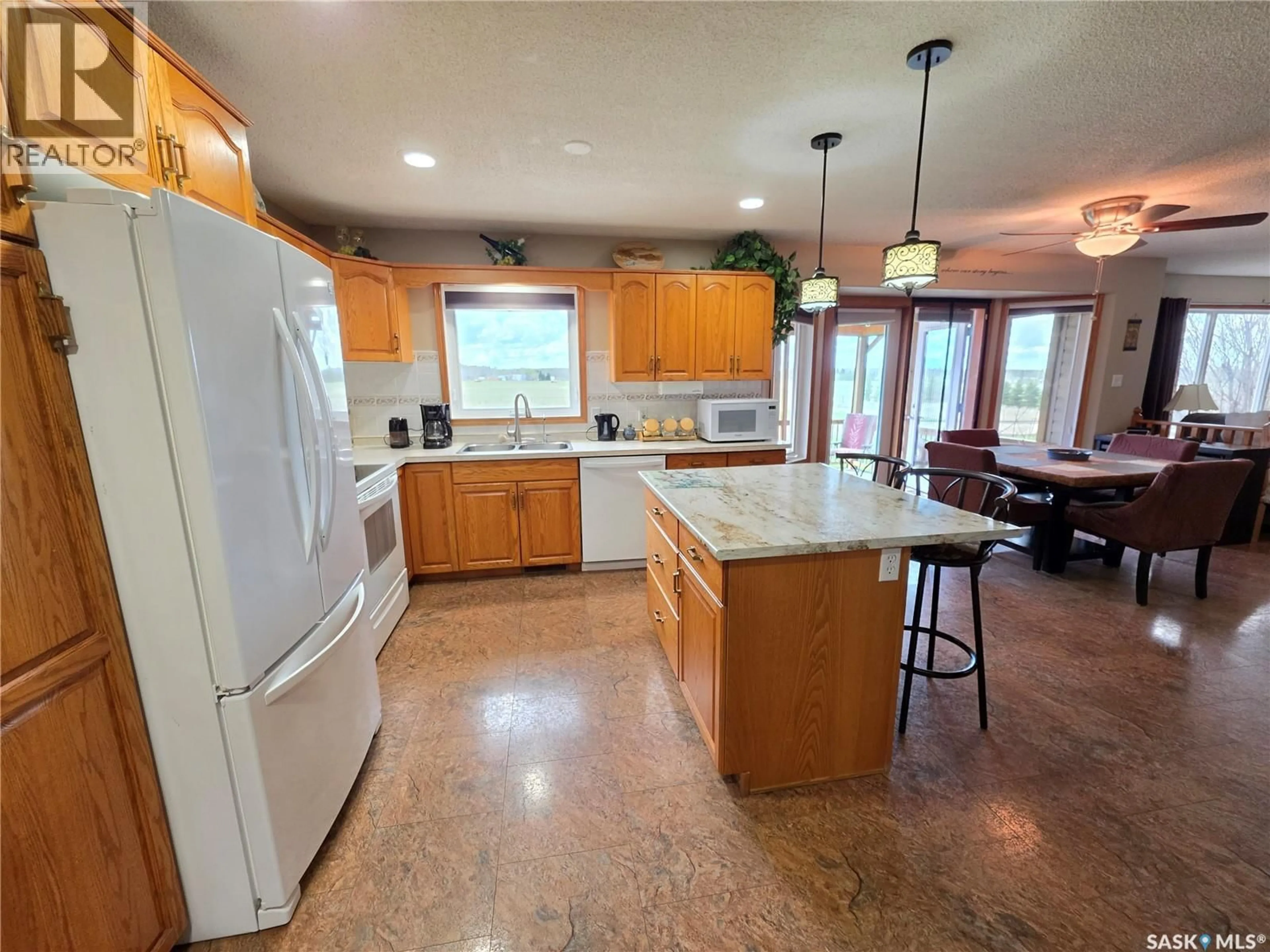 Open concept kitchen, ceramic/tile floor for 28 ACRES SOUTH OF MEADOW LAKE, Meadow Lake Rm No.588 Saskatchewan S9X1Y1