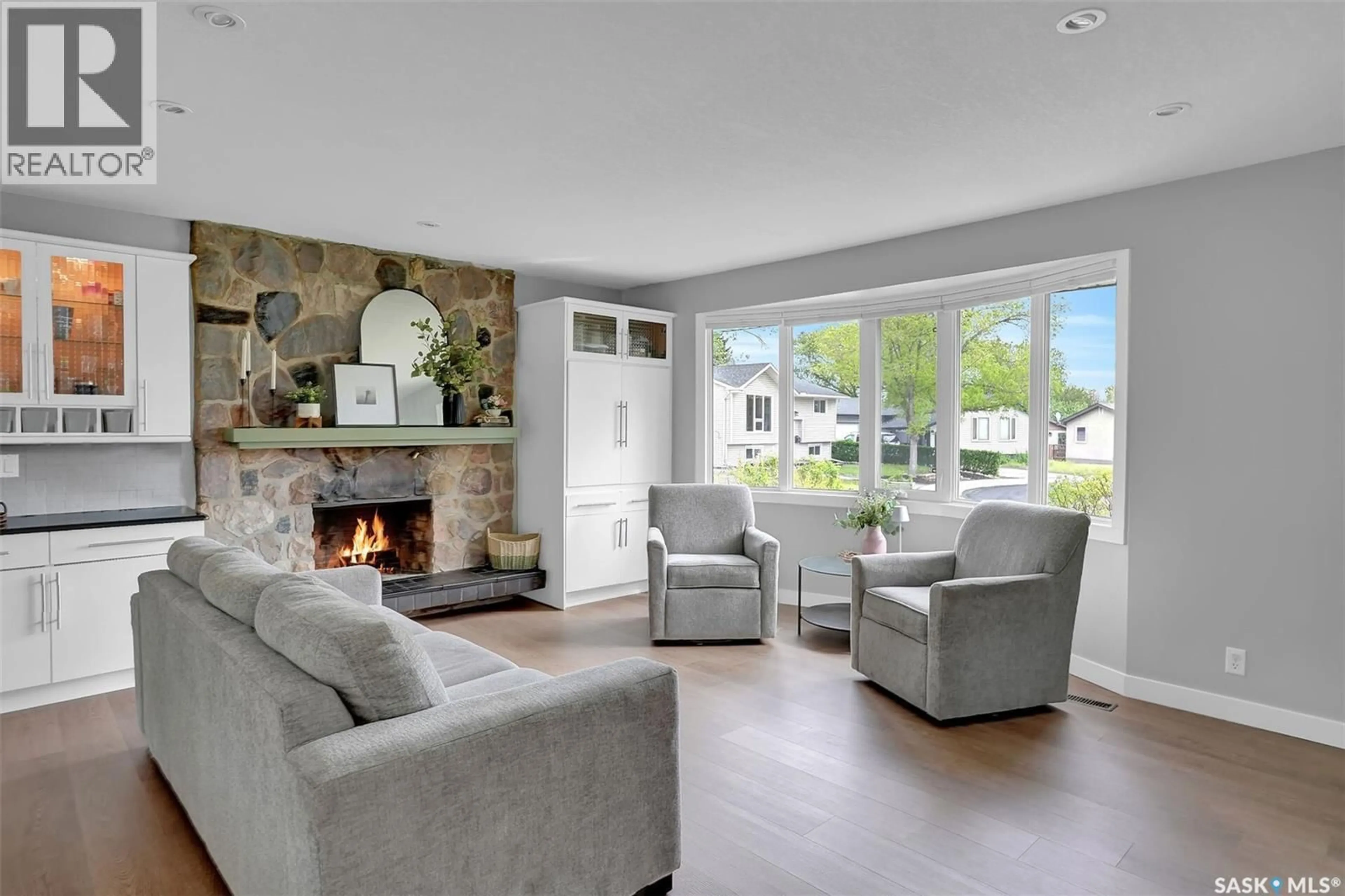 Living room with furniture, unknown for 28 PLEASANTVIEW BAY, Regina Saskatchewan S4R5H3