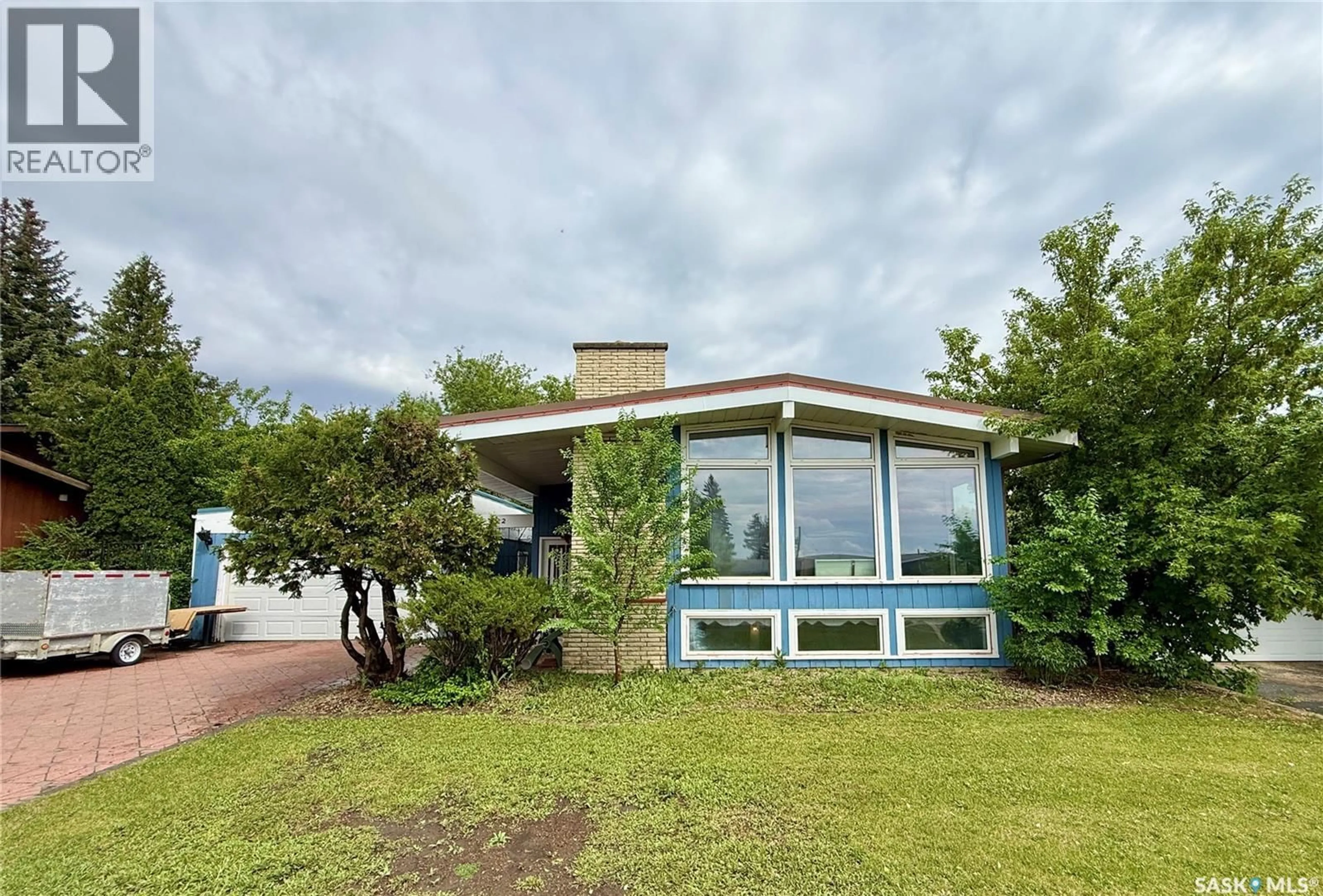 Home with vinyl exterior material, water/lake/river/ocean view for 522 100TH STREET, North Battleford Saskatchewan S9A0T4