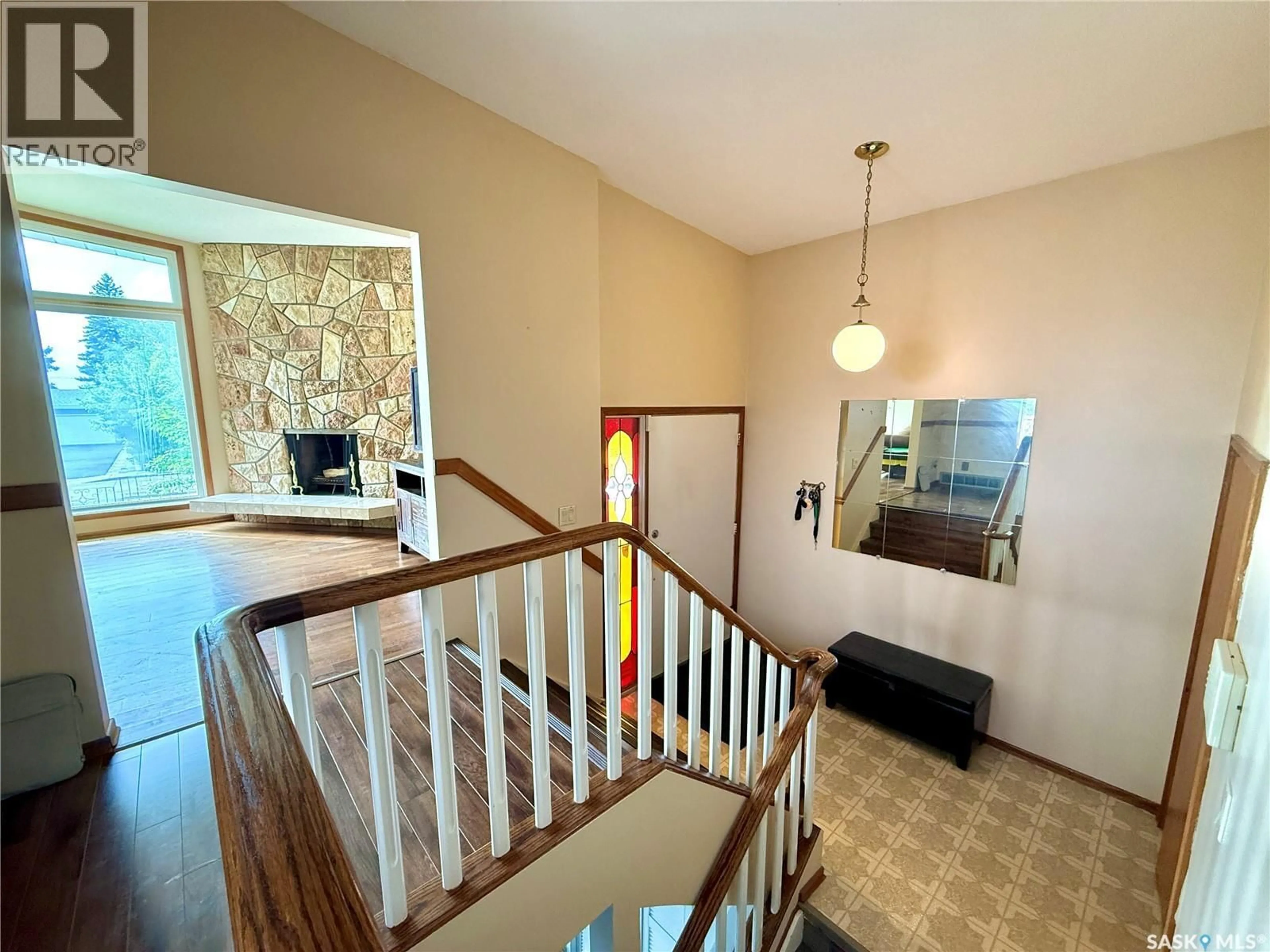 Indoor foyer for 522 100TH STREET, North Battleford Saskatchewan S9A0T4