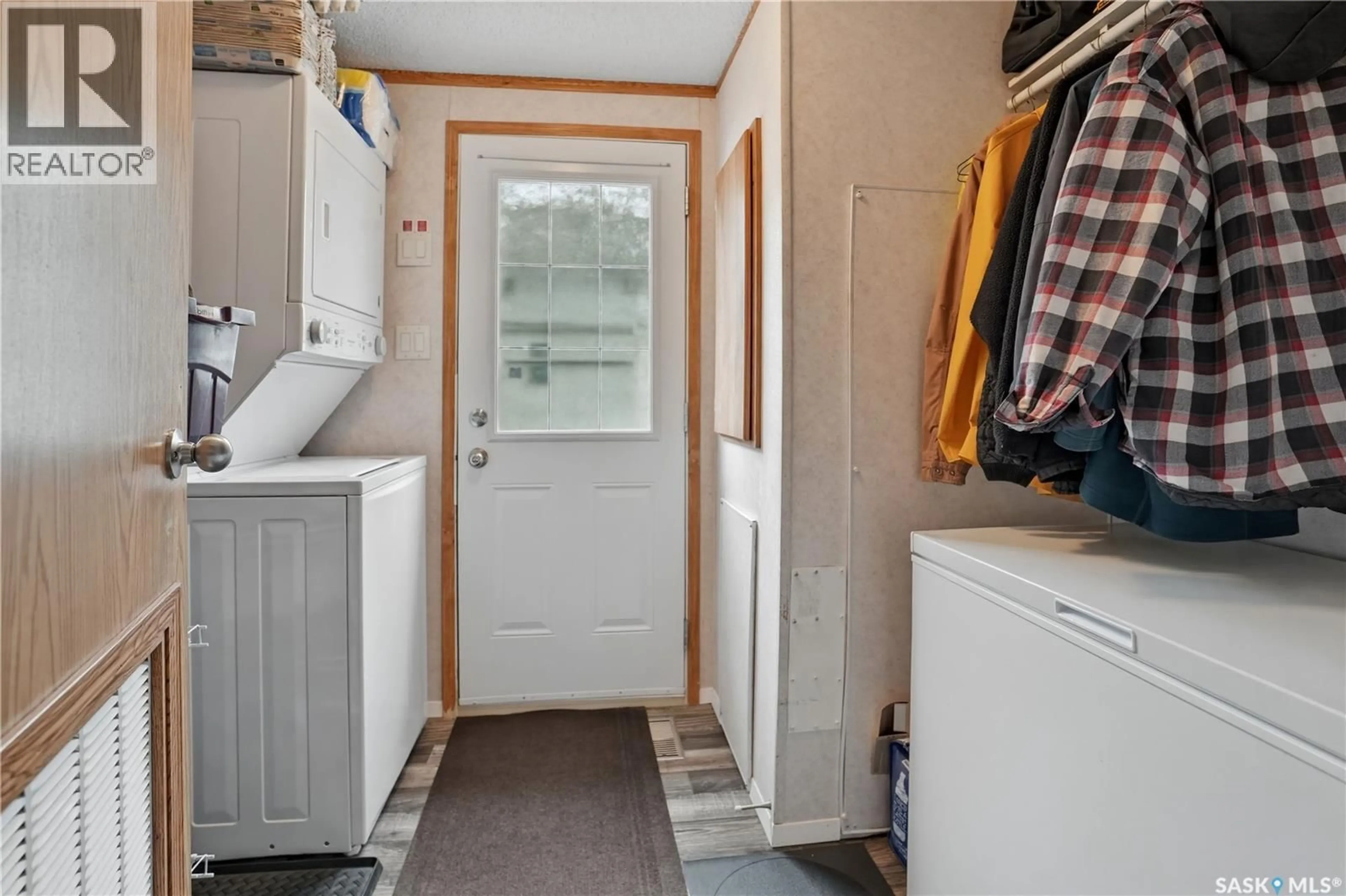 Laundry room for 495 35TH STREET, Battleford Saskatchewan S0M0E0