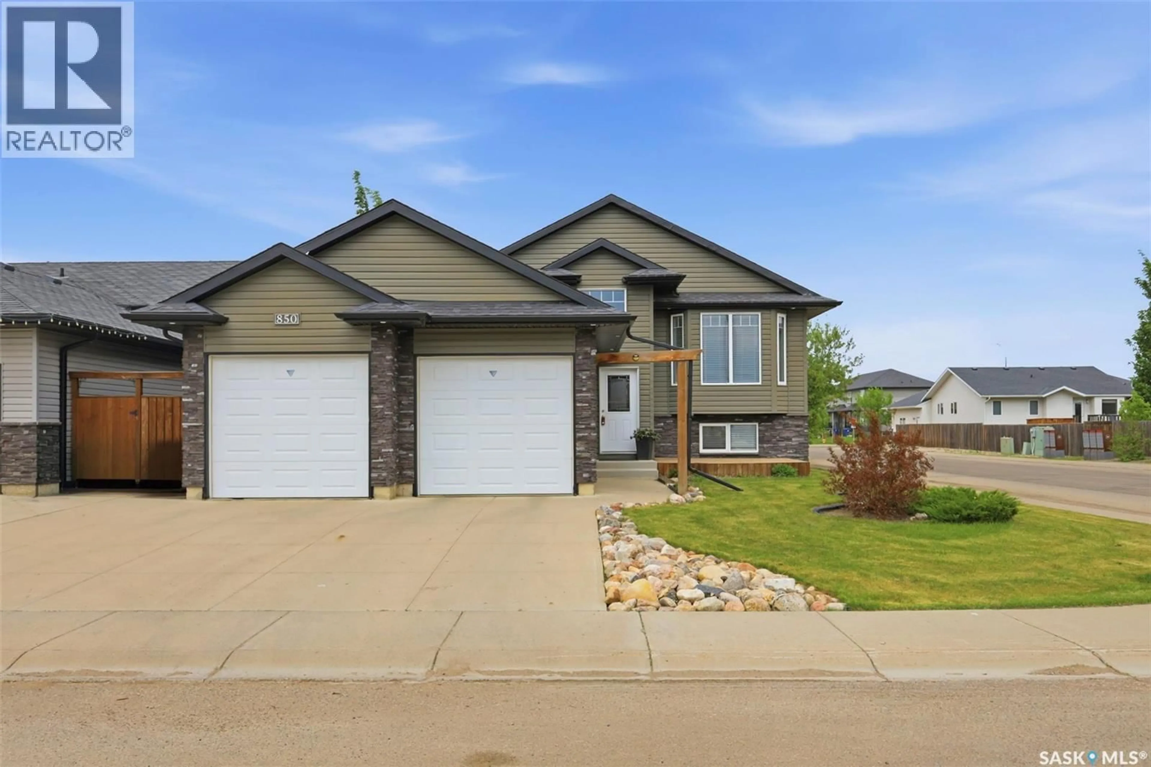 Home with brick exterior material, street for 850 GERANSKY CRESCENT, Martensville Saskatchewan S0K0A2