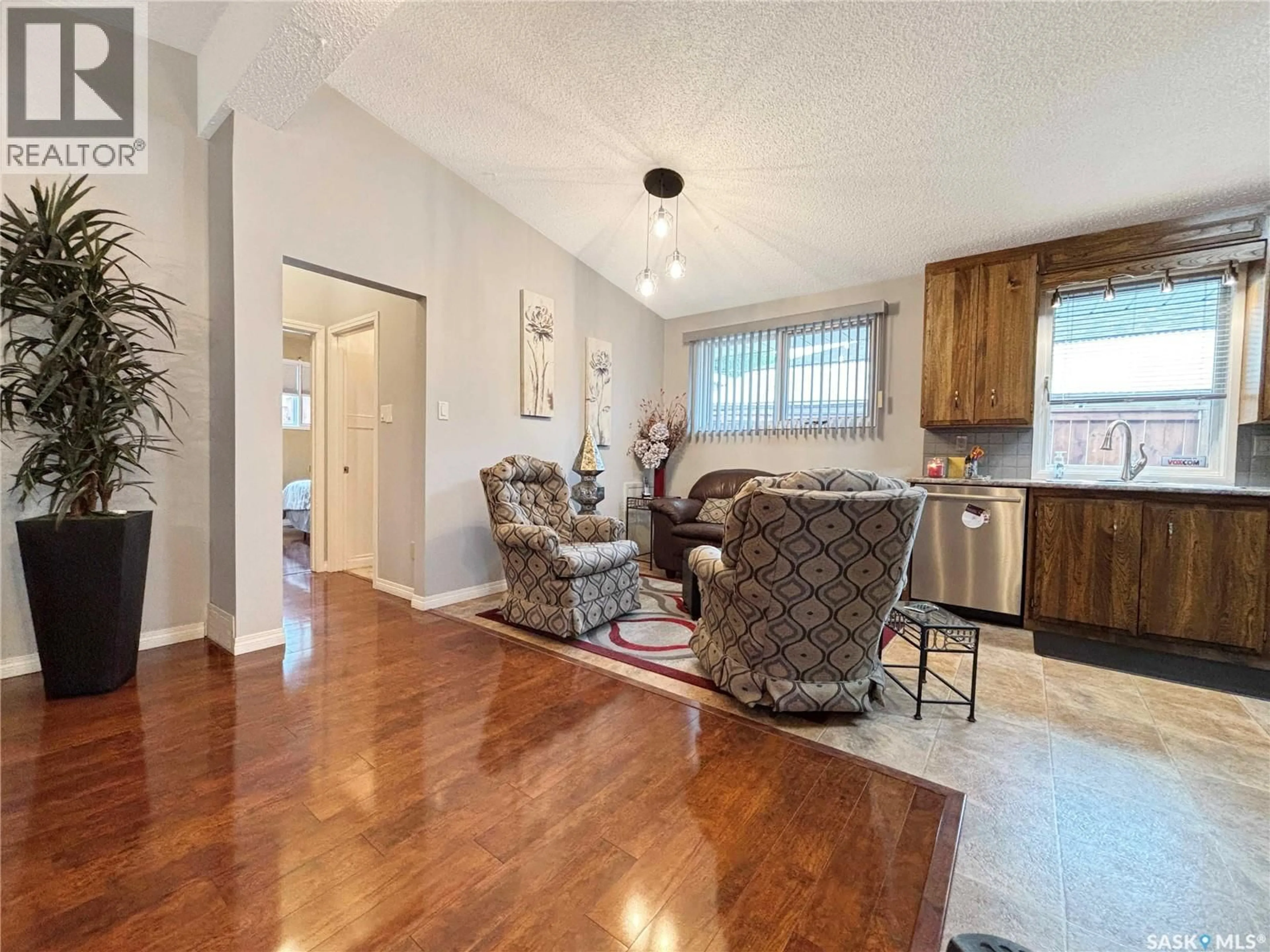 Living room with furniture, unknown for 605 O AVENUE, Saskatoon Saskatchewan S7L2V4