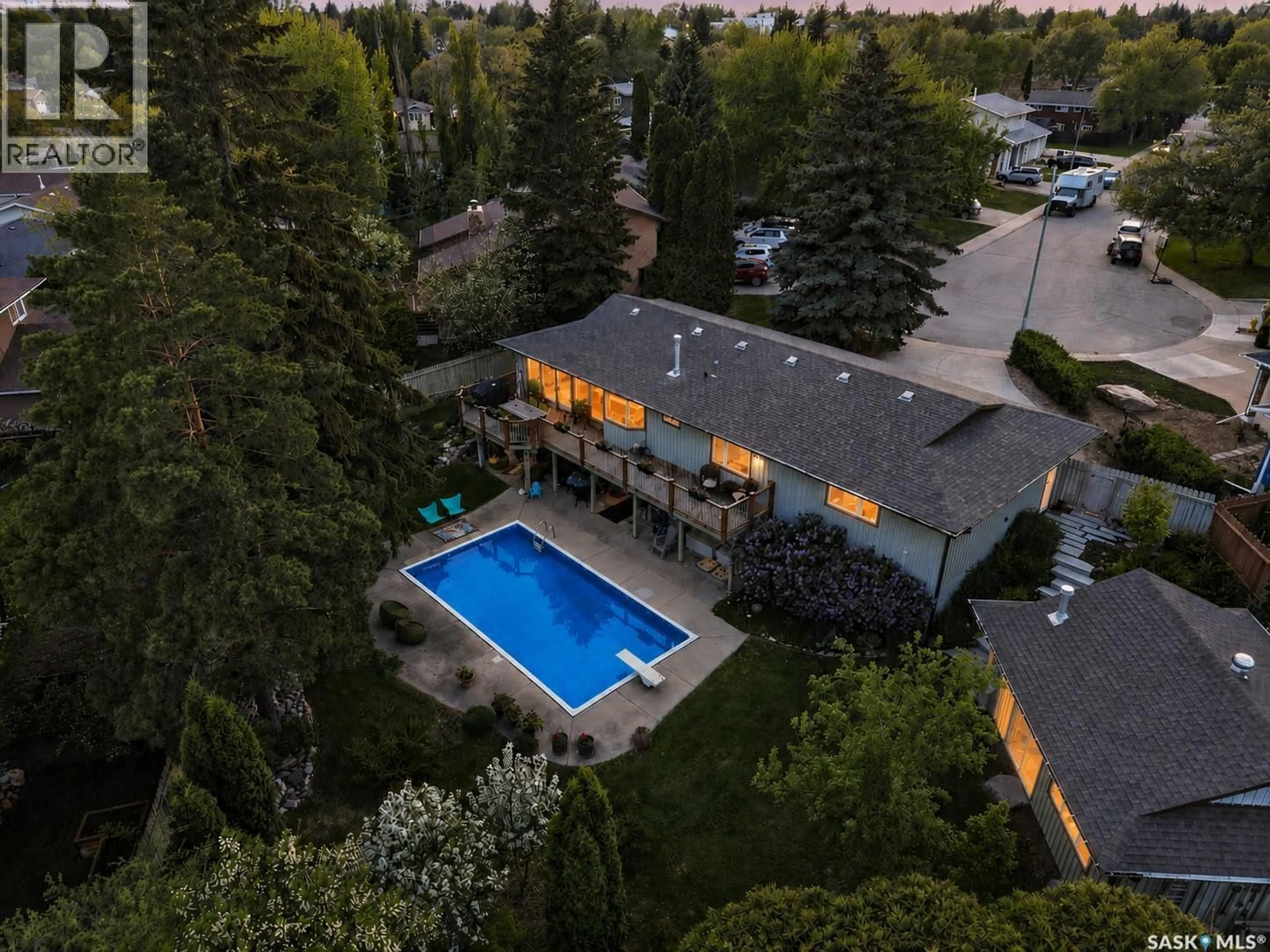 A pic from outside/outdoor area/front of a property/back of a property/a pic from drone, unknown for 727 TOBIN TERRACE, Saskatoon Saskatchewan S7K4P4
