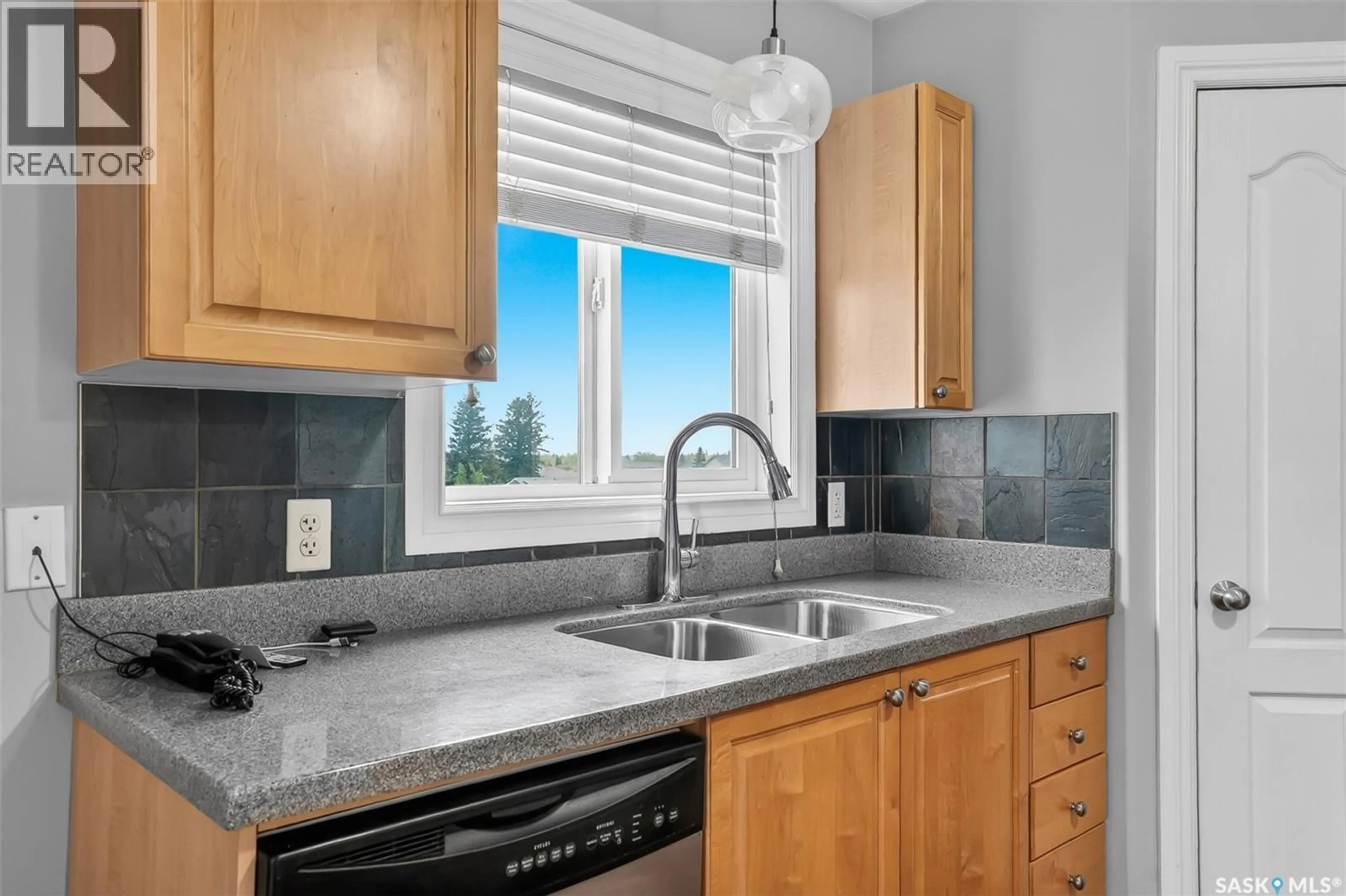 Standard kitchen, unknown for 100 - 316 1ST AVENUE, Warman Saskatchewan S0K4S0