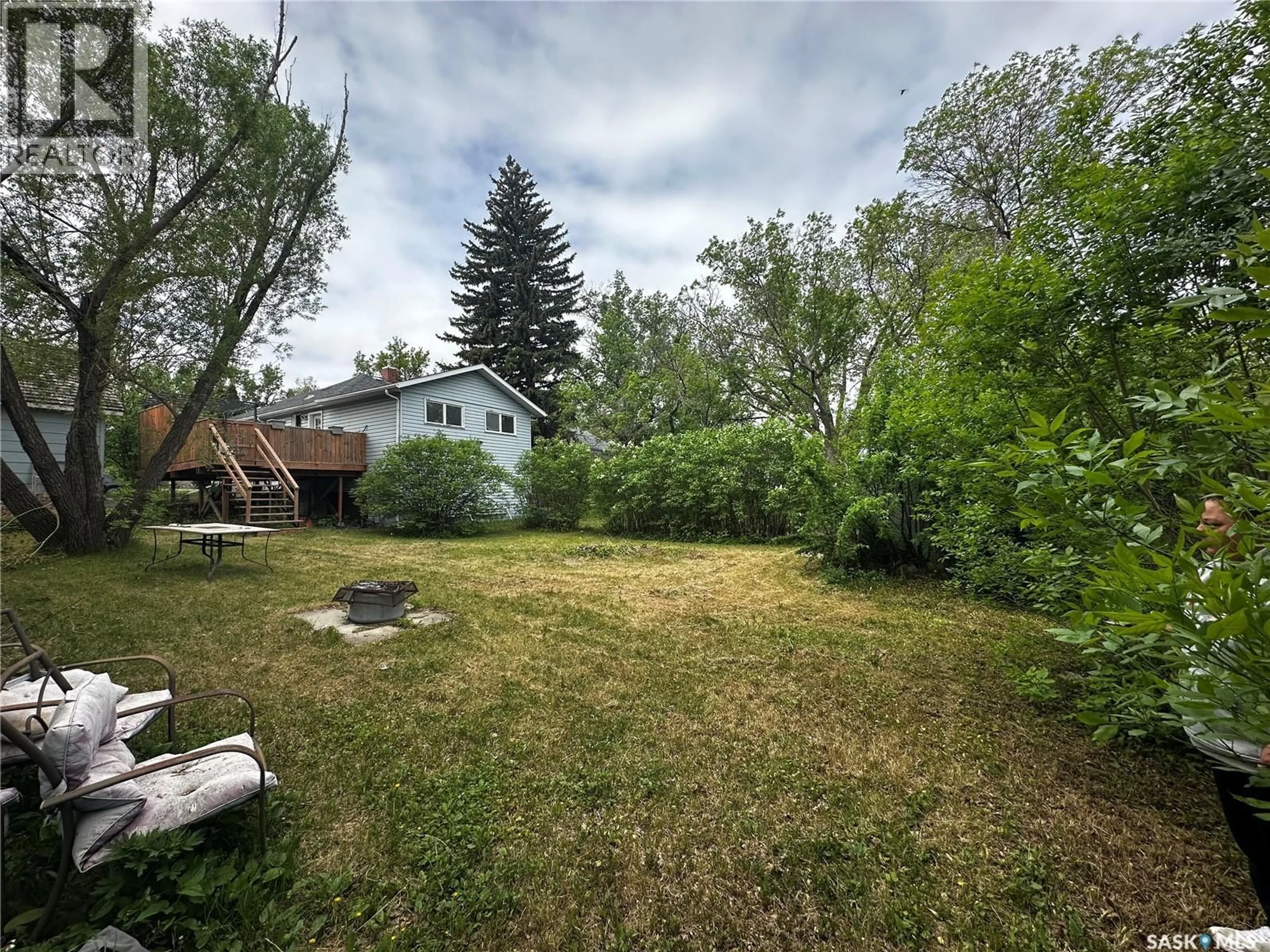 A pic from outside/outdoor area/front of a property/back of a property/a pic from drone, unknown for 333 5TH AVENUE, Weyburn Saskatchewan S4H1Y4