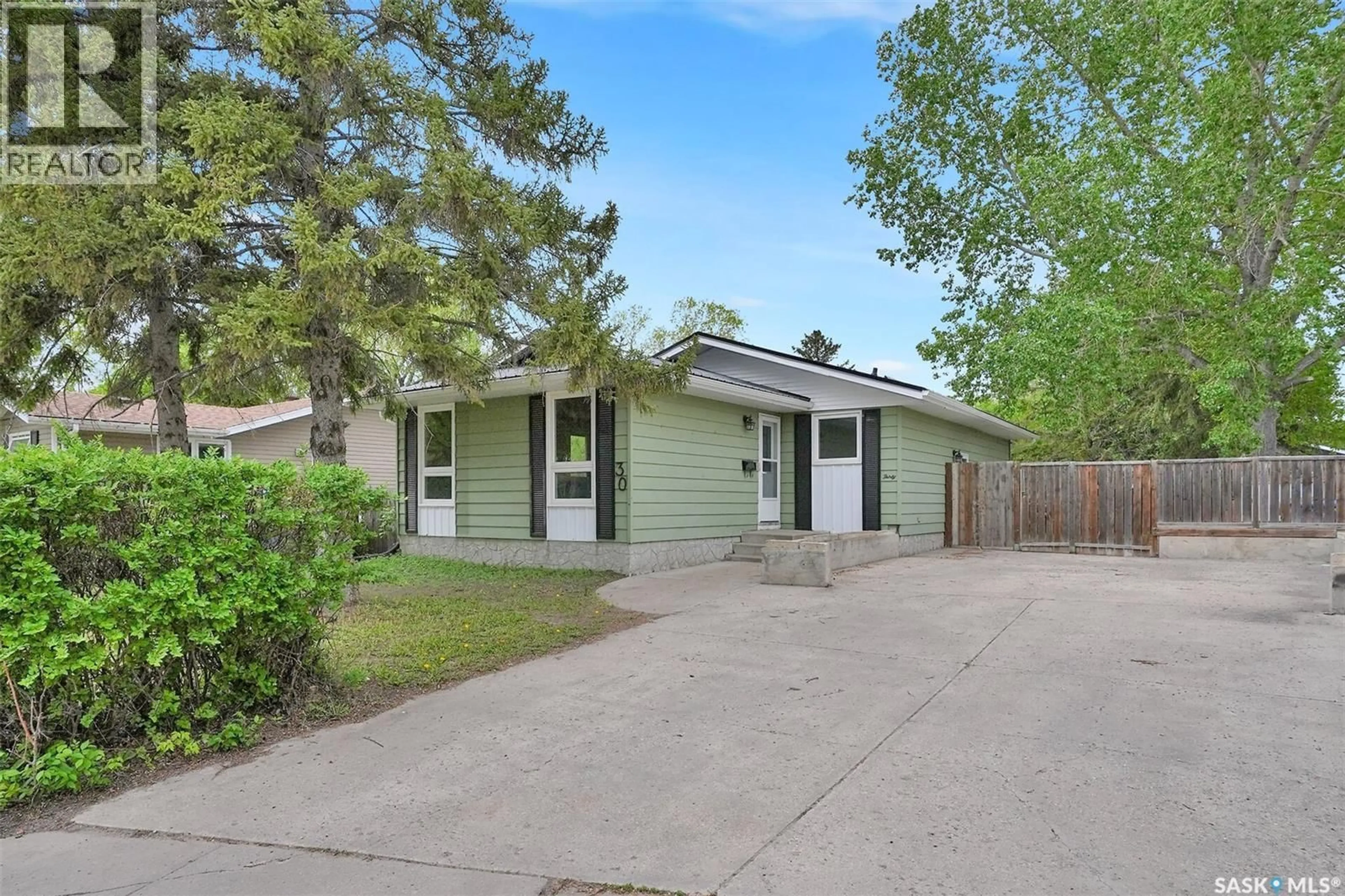 Unknown for 30 SHORE BAY, Regina Saskatchewan S4R7H6