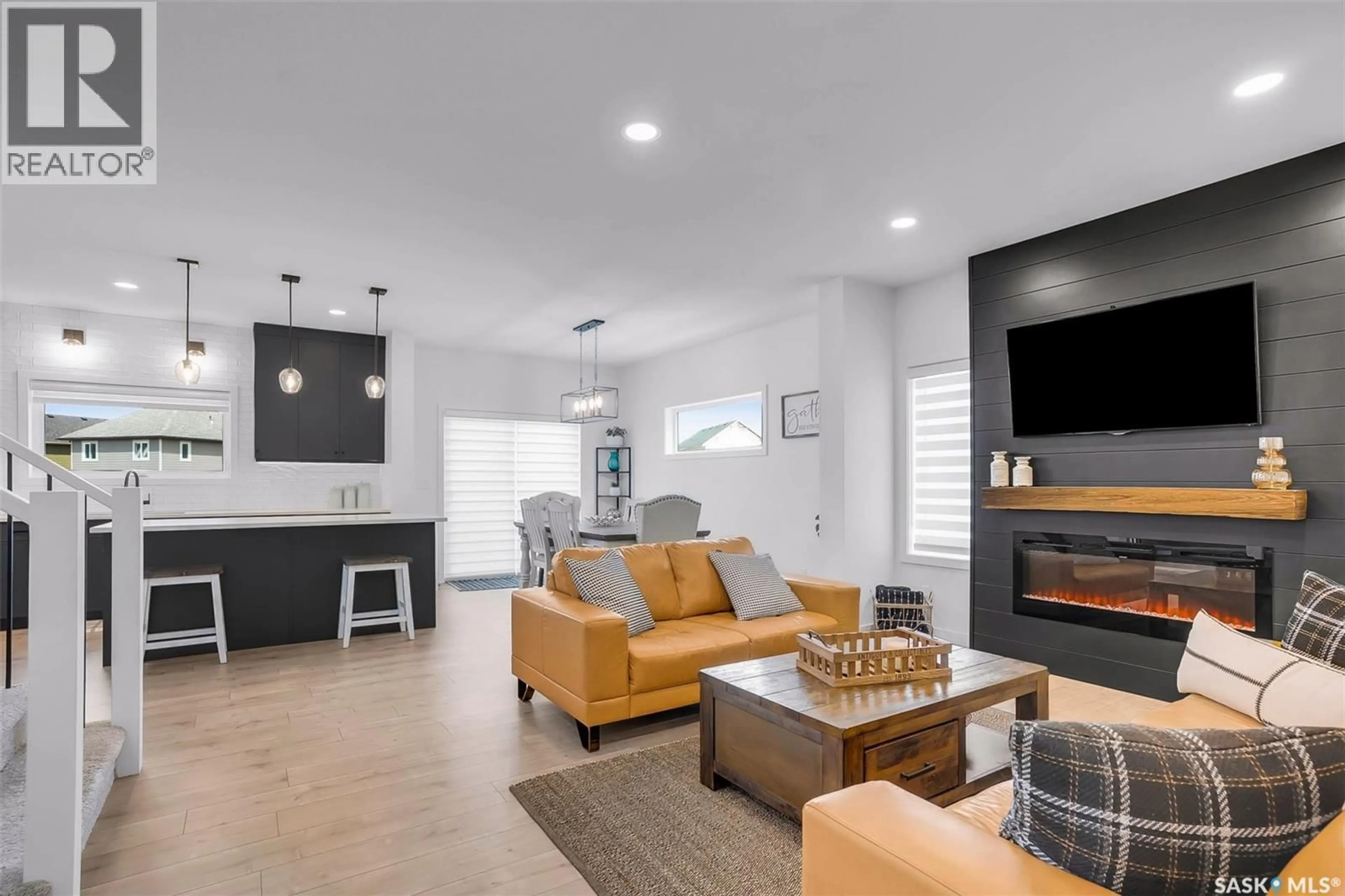 Living room with furniture, unknown for 351 ANISKOTAW BEND, Saskatoon Saskatchewan S7V1M1