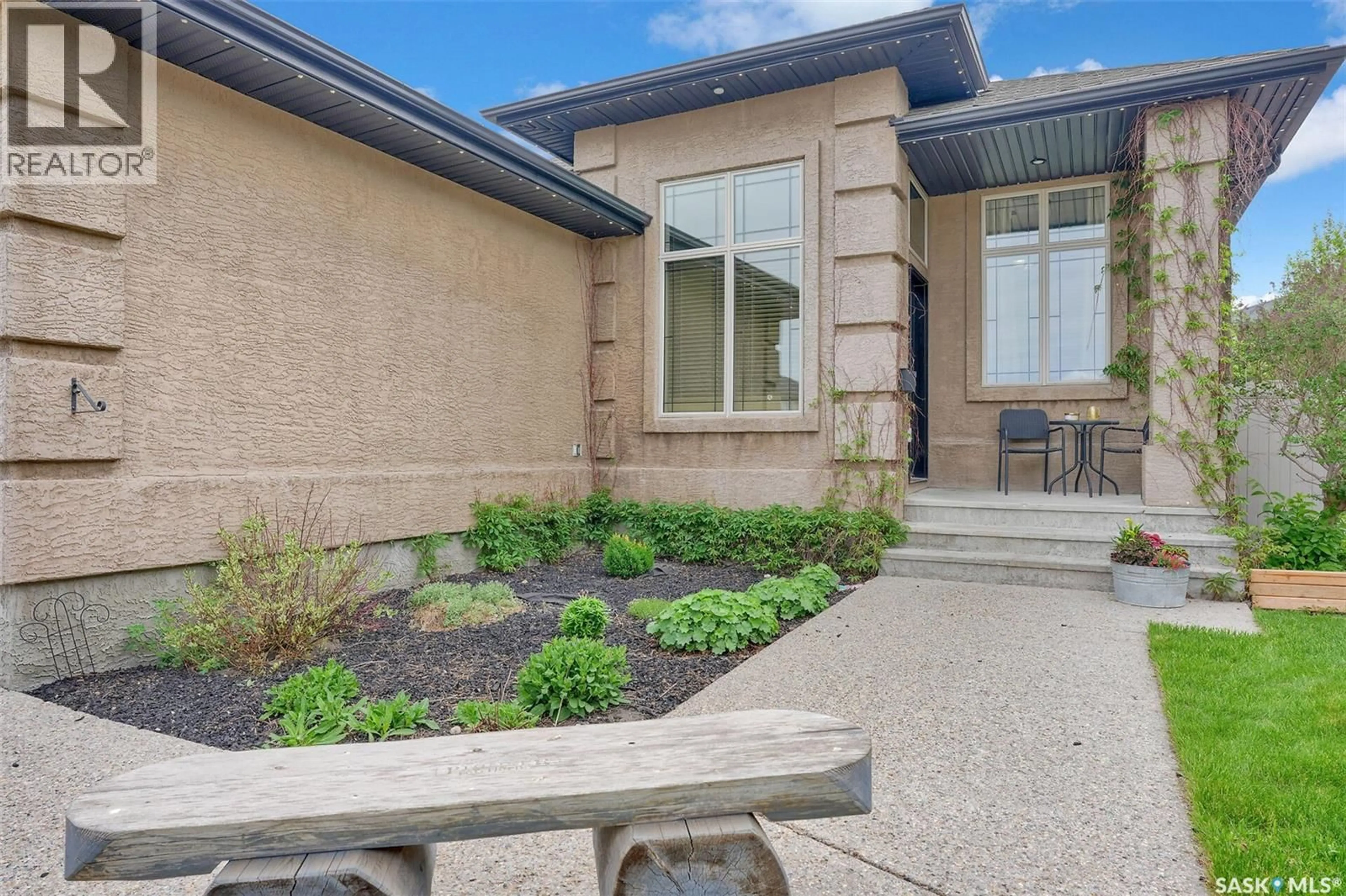 Patio, street for 4635 ELLARD COURT, Regina Saskatchewan S4X0B3