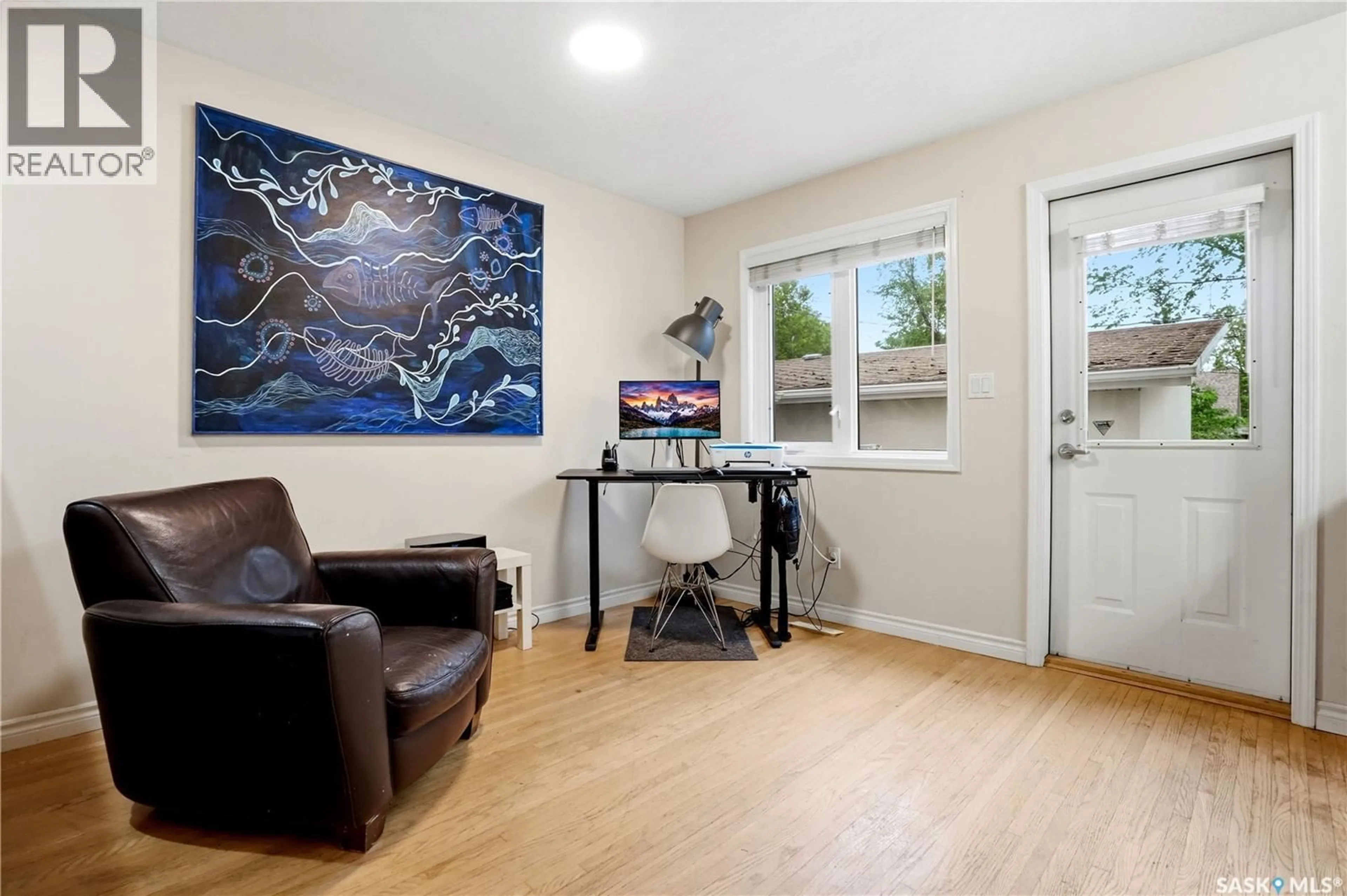 A pic of a room for 3229 15TH AVENUE, Regina Saskatchewan S4T1T1