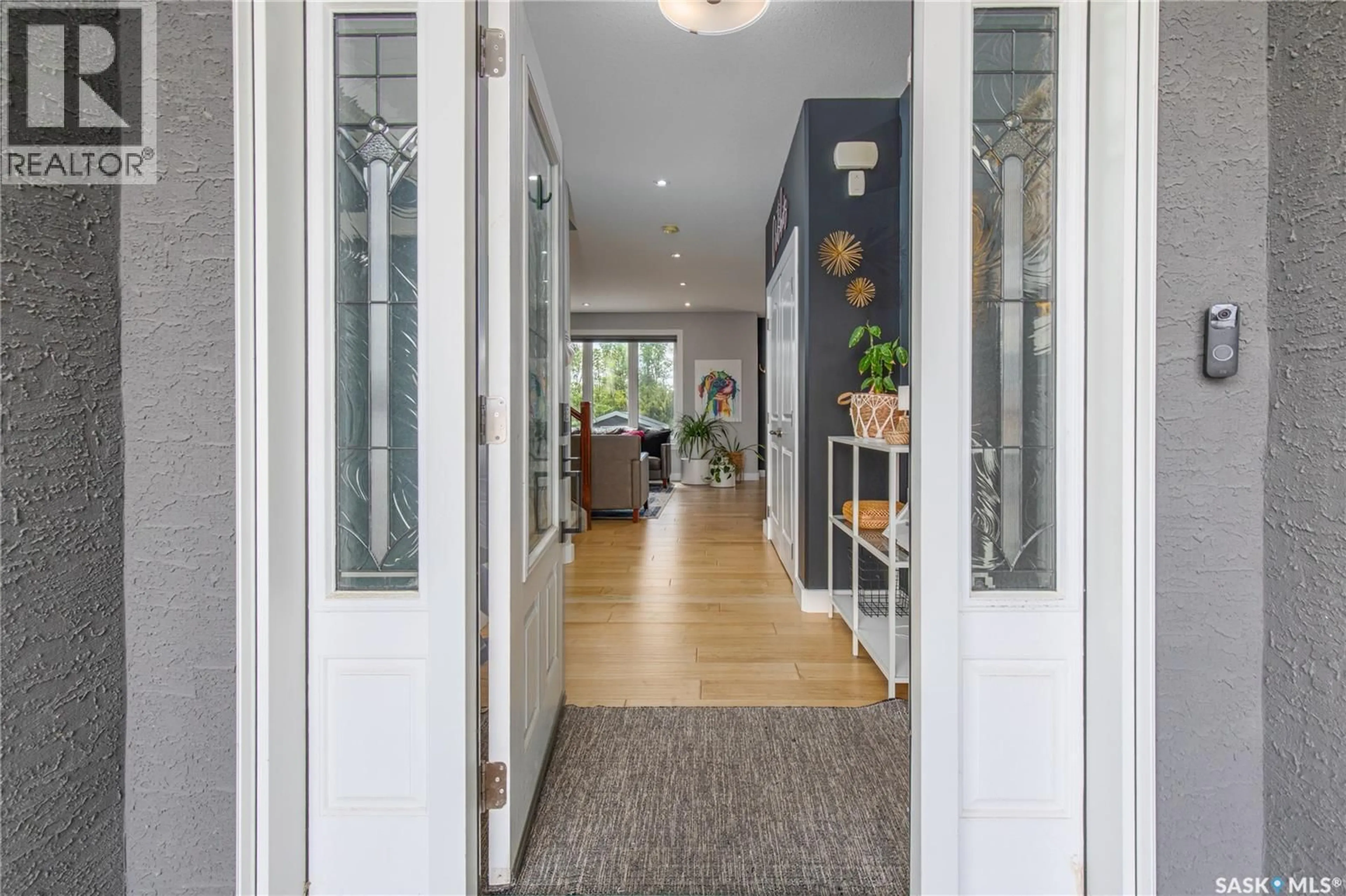 Indoor entryway for 1109 MEIER DRIVE, Moose Jaw Saskatchewan S6J0B2