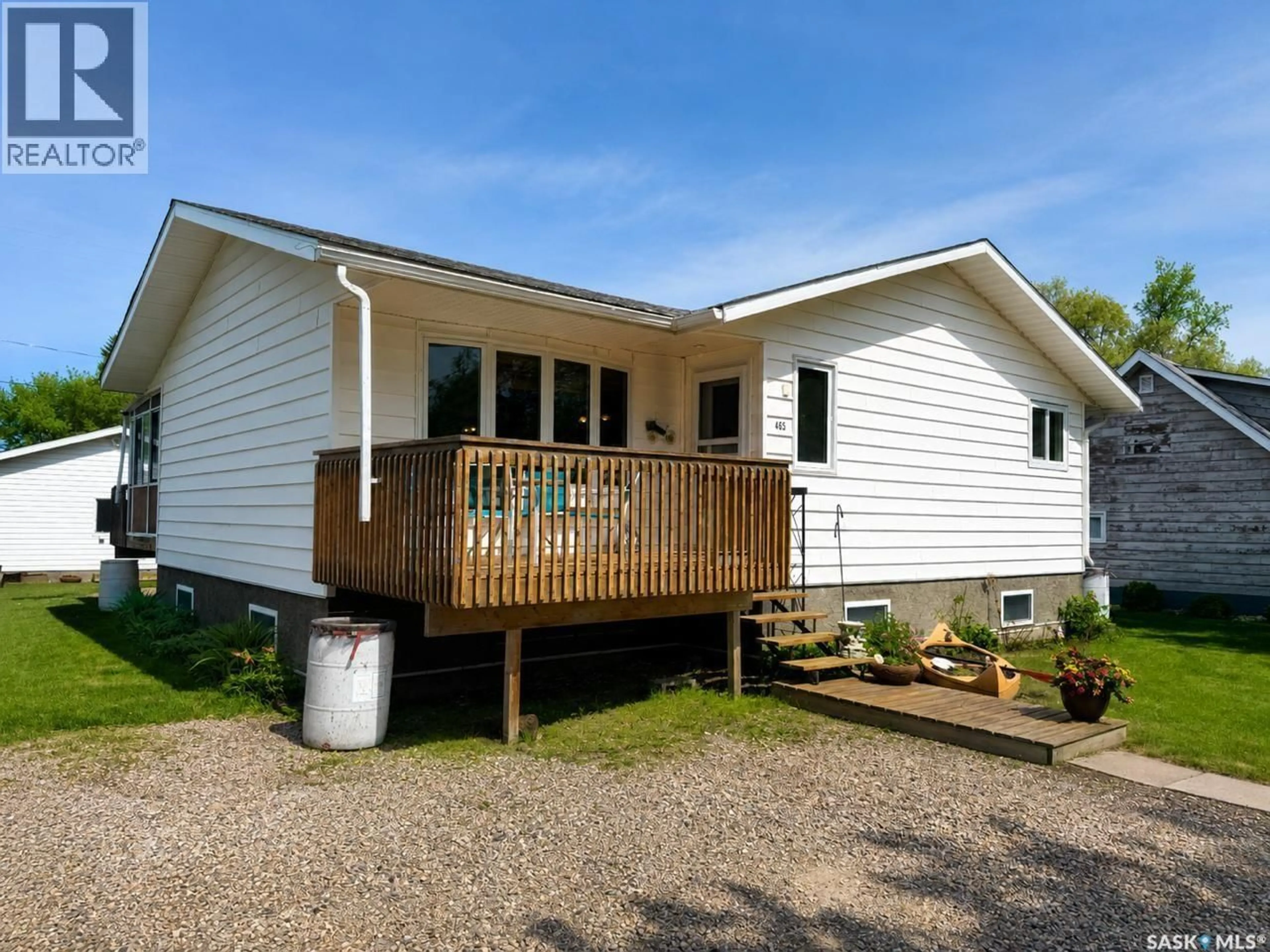 Home with vinyl exterior material, building for 465 2ND STREET, Meota Saskatchewan S0M1X0
