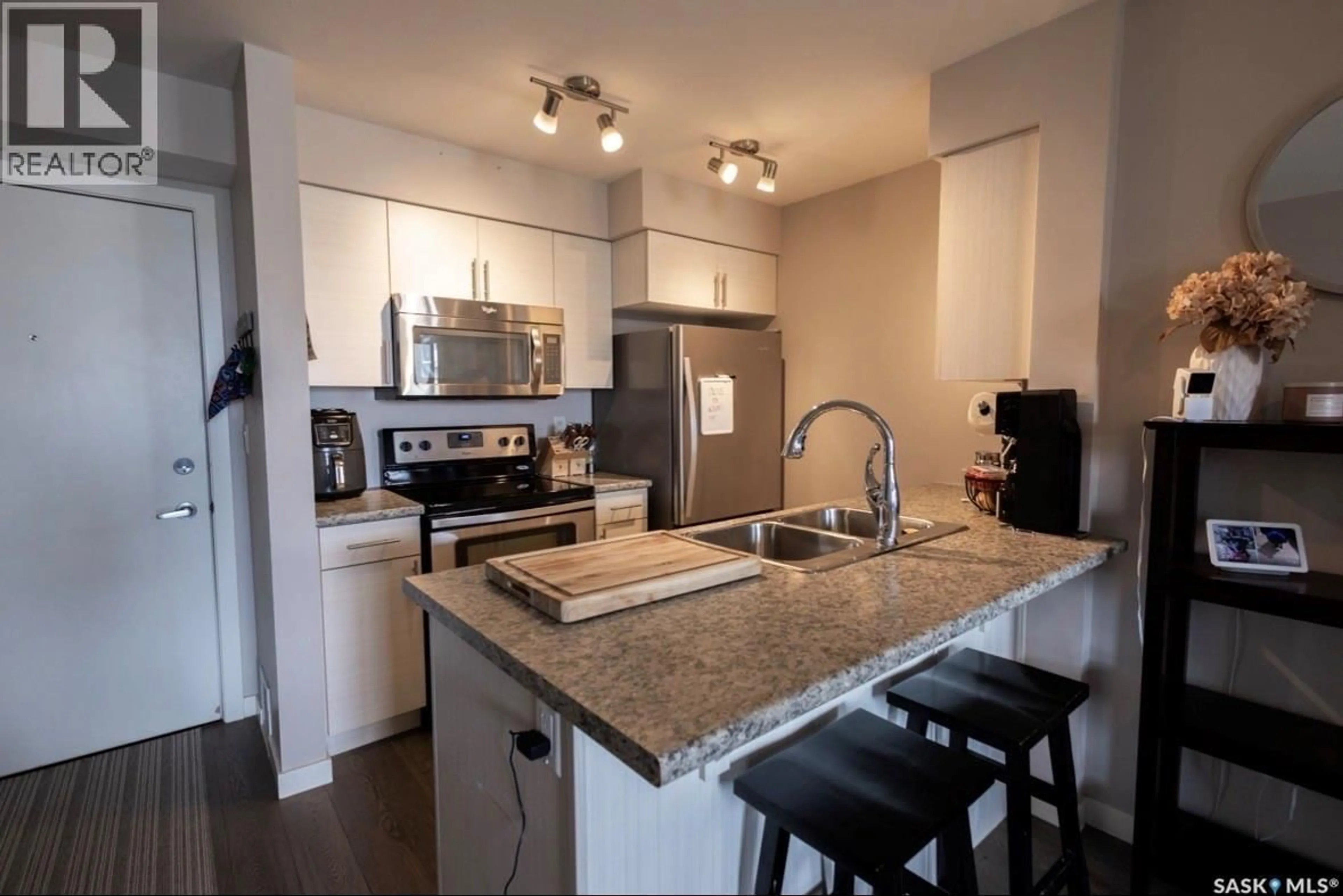Open concept kitchen, unknown for 5500 - 2303 MITCHINSON WAY, Regina Saskatchewan S4W0N9