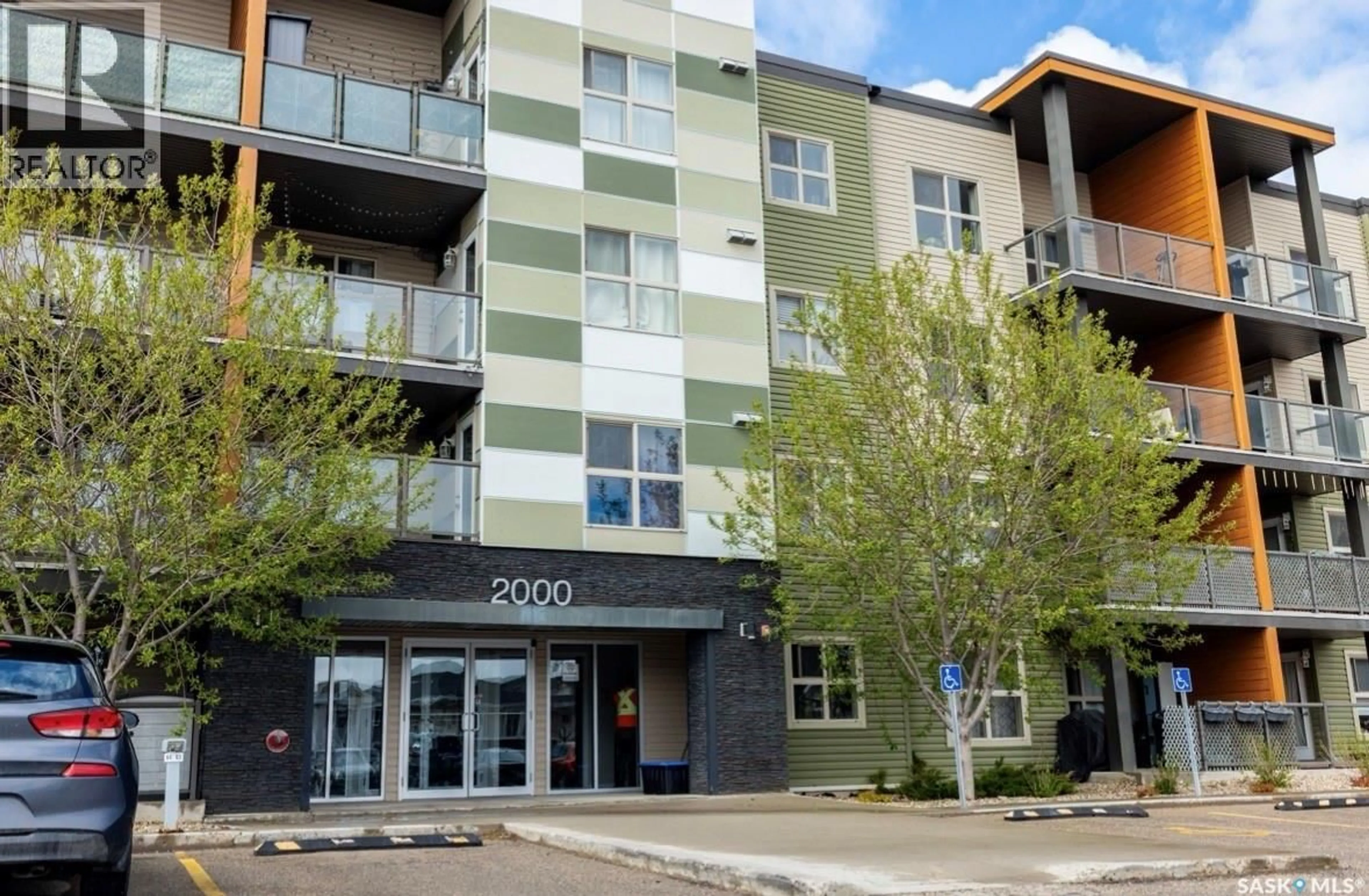 Patio, building for 5500 - 2303 MITCHINSON WAY, Regina Saskatchewan S4W0N9