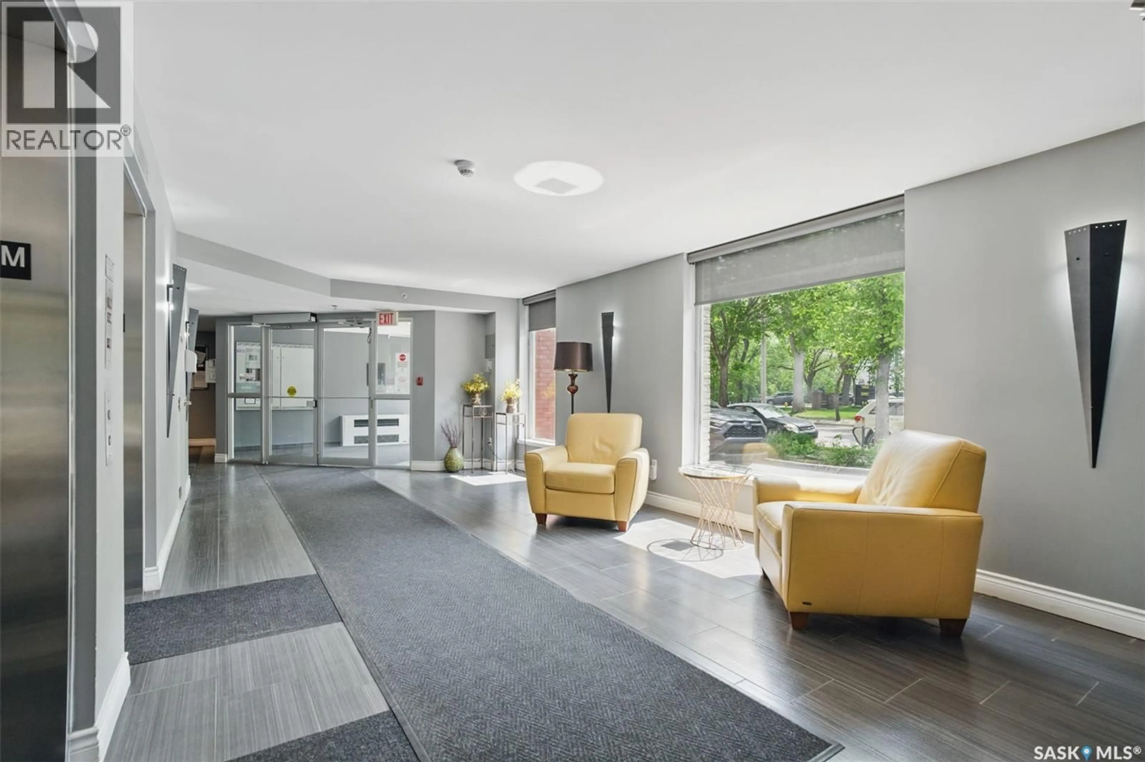 Lobby for 902 - 1006 SPADINA CRESCENT, Saskatoon Saskatchewan S7K0G8