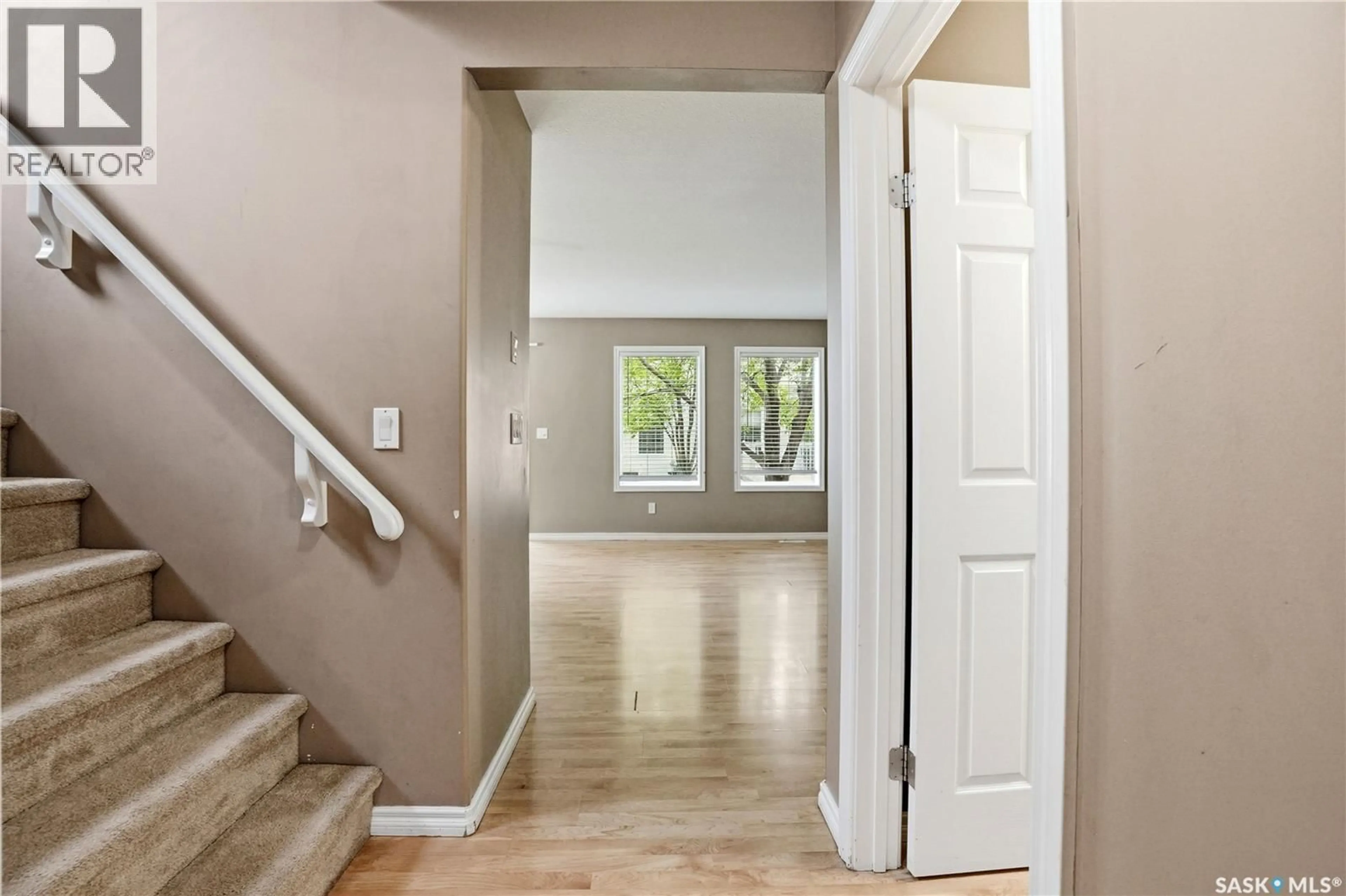 Indoor entryway for 21 138 BANYAN CRESCENT, Saskatoon Saskatchewan S7V1G8
