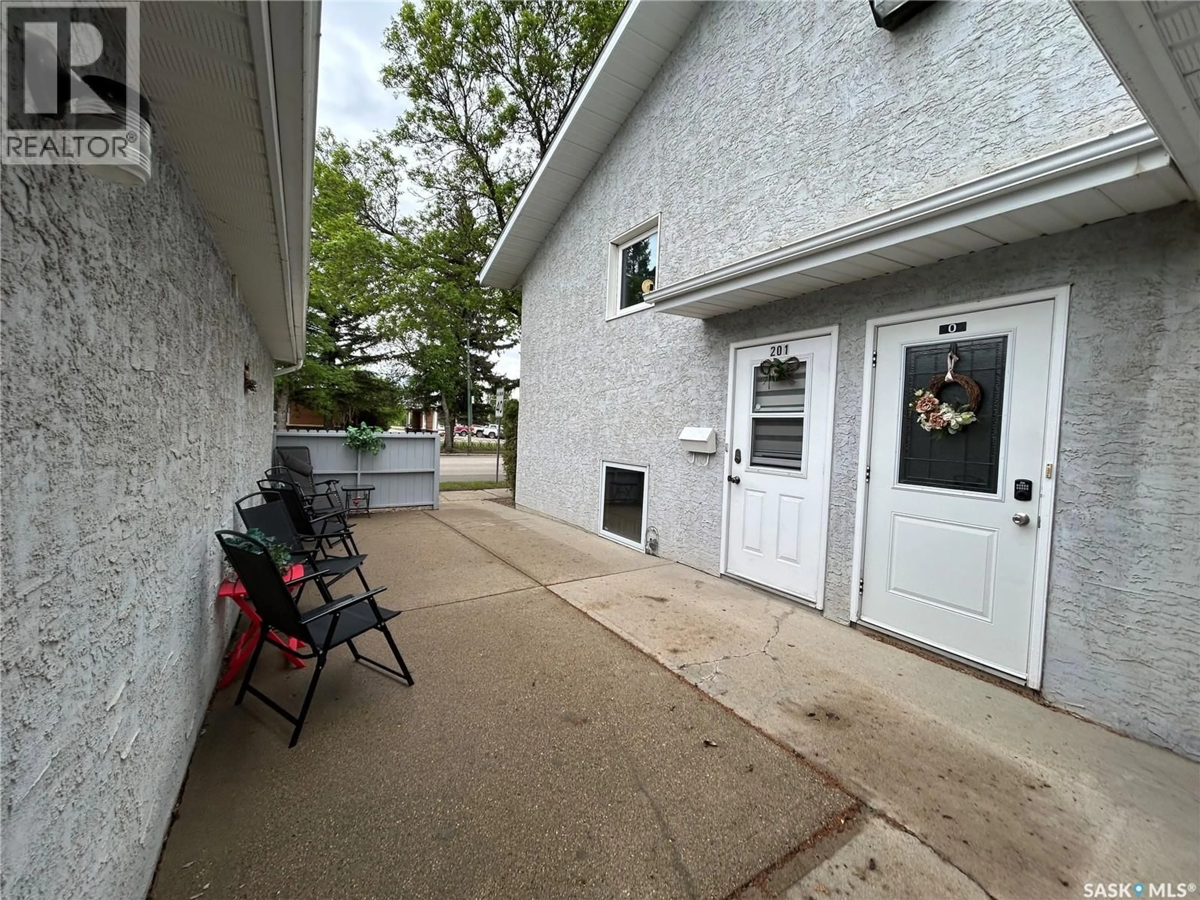 Patio, street for 202 739 10TH STREET, Humboldt Saskatchewan S0K2A0