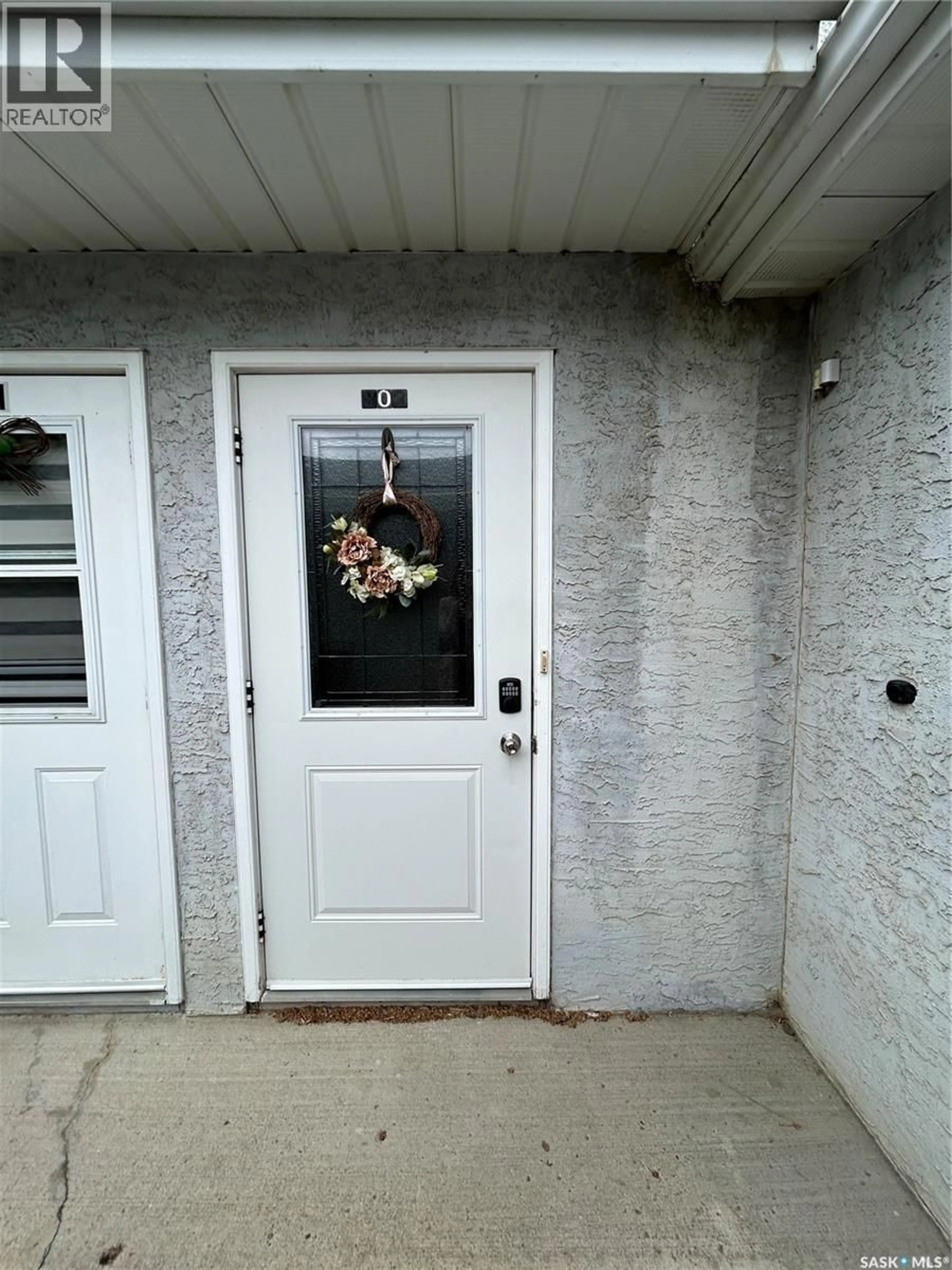 Indoor entryway for 202 739 10TH STREET, Humboldt Saskatchewan S0K2A0