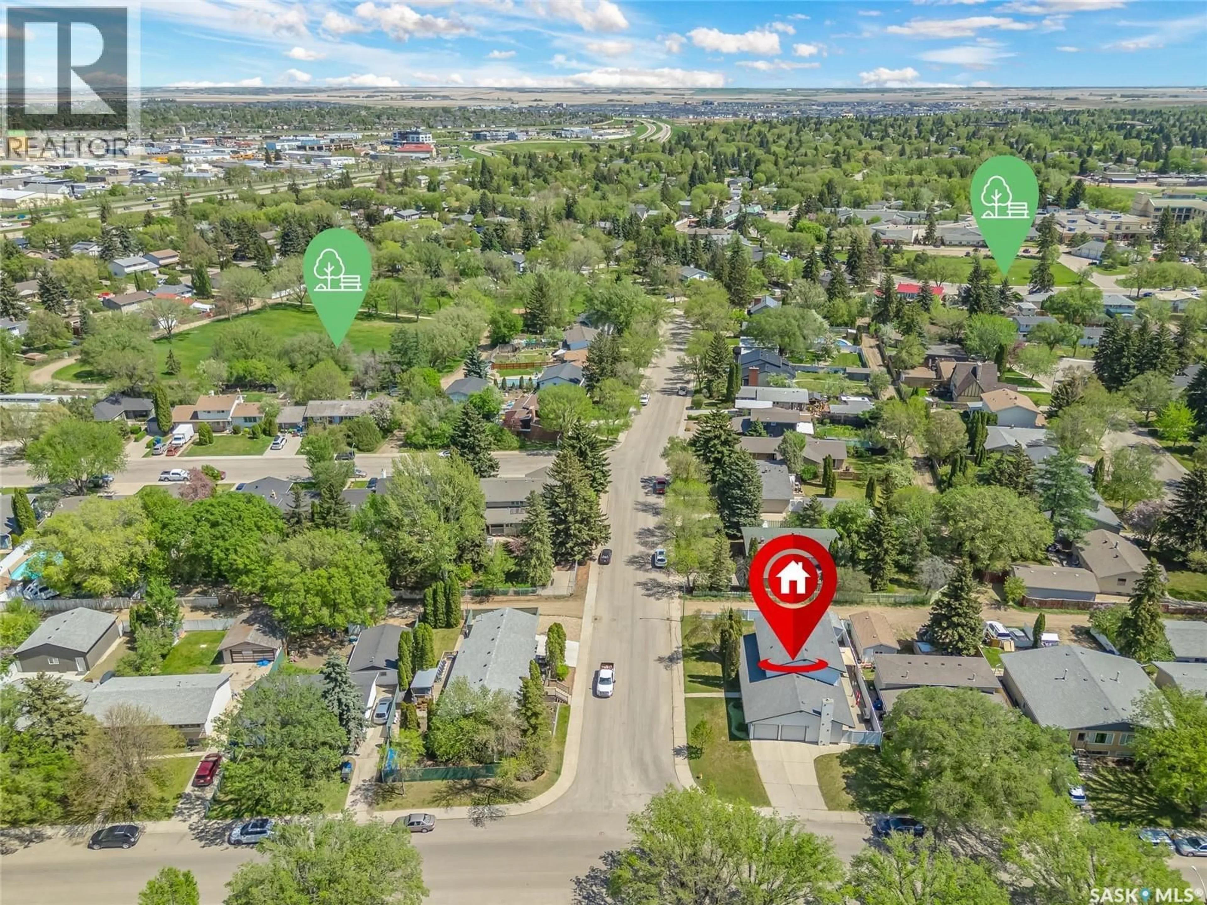 A pic from outside/outdoor area/front of a property/back of a property/a pic from drone, street for 2 CAMBRIDGE CRESCENT, Saskatoon Saskatchewan S7H3P8