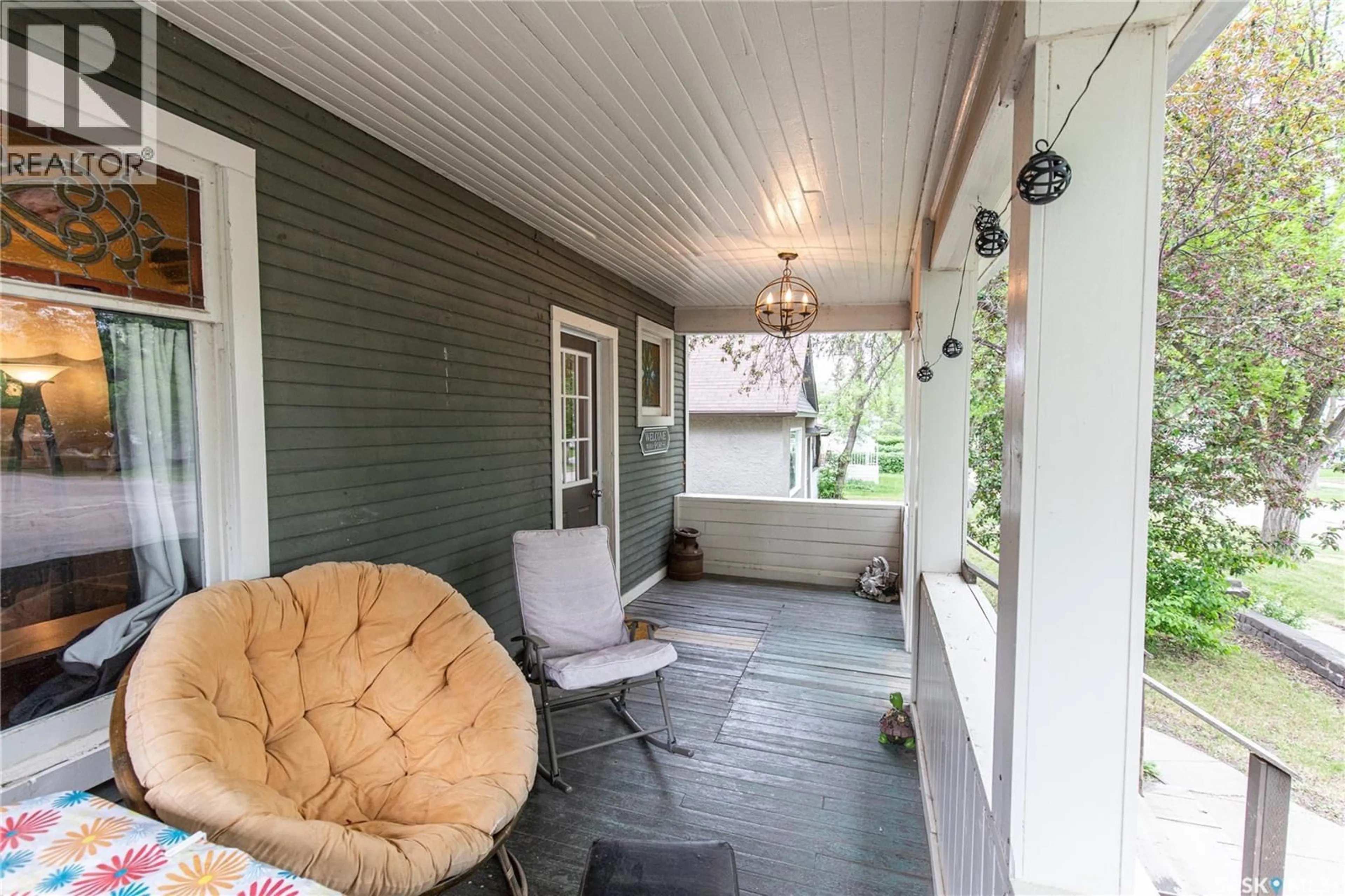 Patio, street for 1059 WILLOW AVENUE, Moose Jaw Saskatchewan S6H1G5