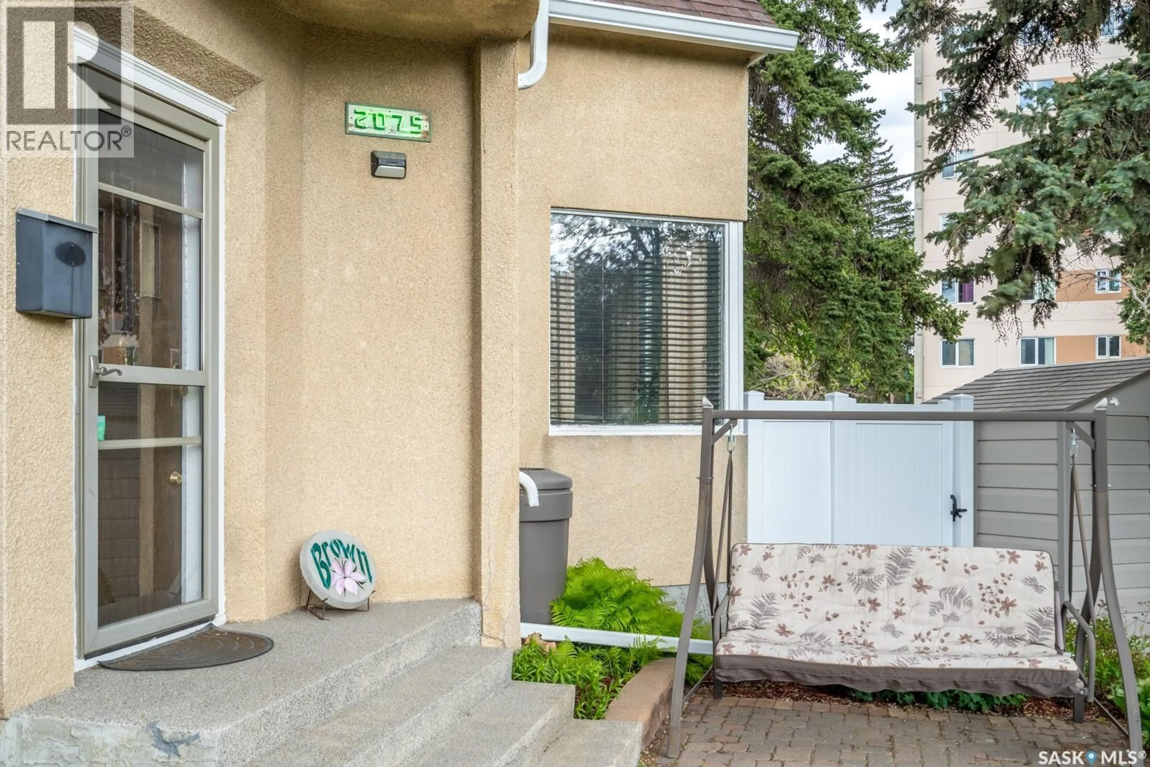 Patio, street for 2075 QUEBEC STREET, Regina Saskatchewan S4P1K1