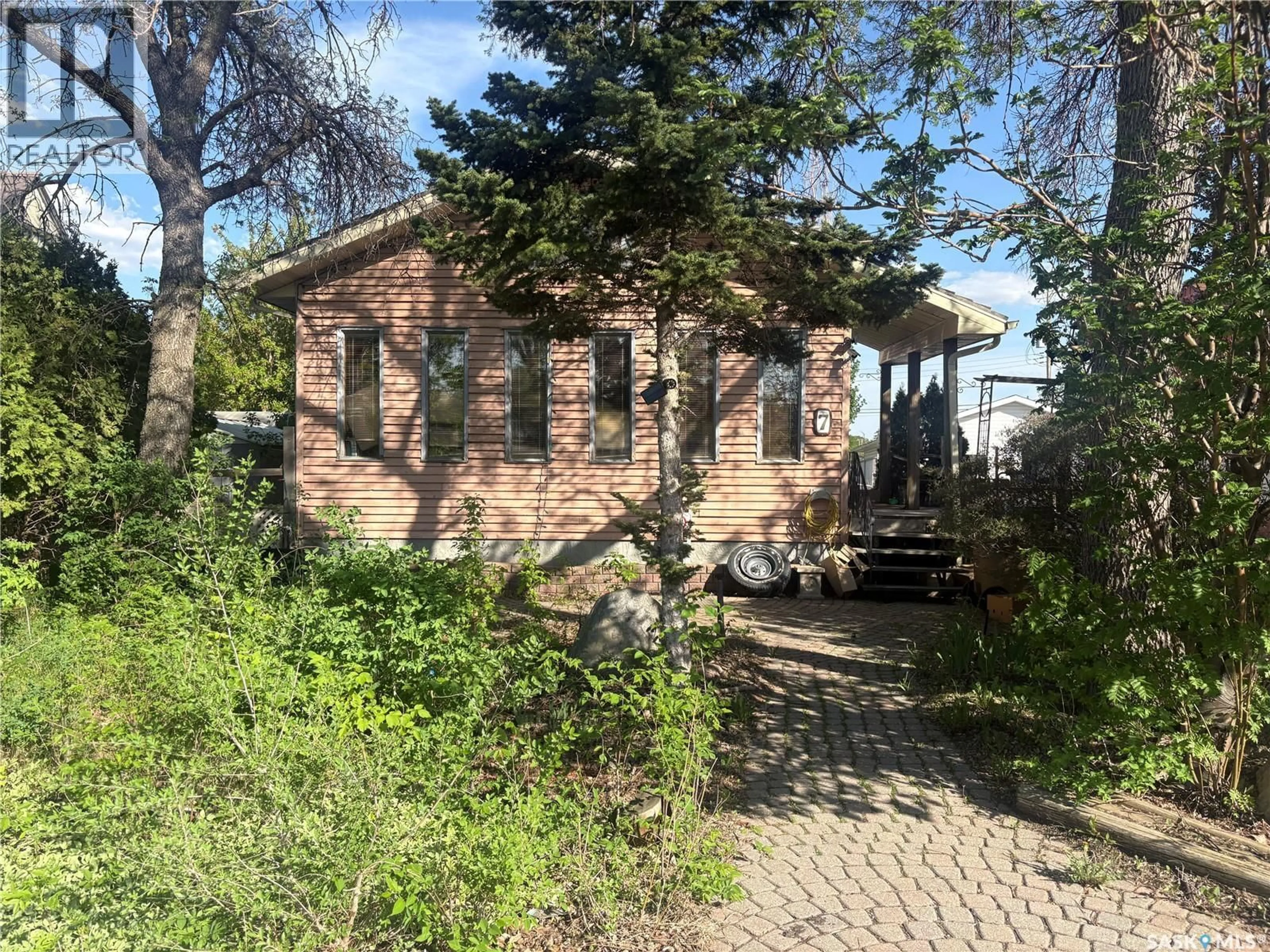 Shed for 7 CHARLES CRESCENT, Regina Saskatchewan S4T5X3