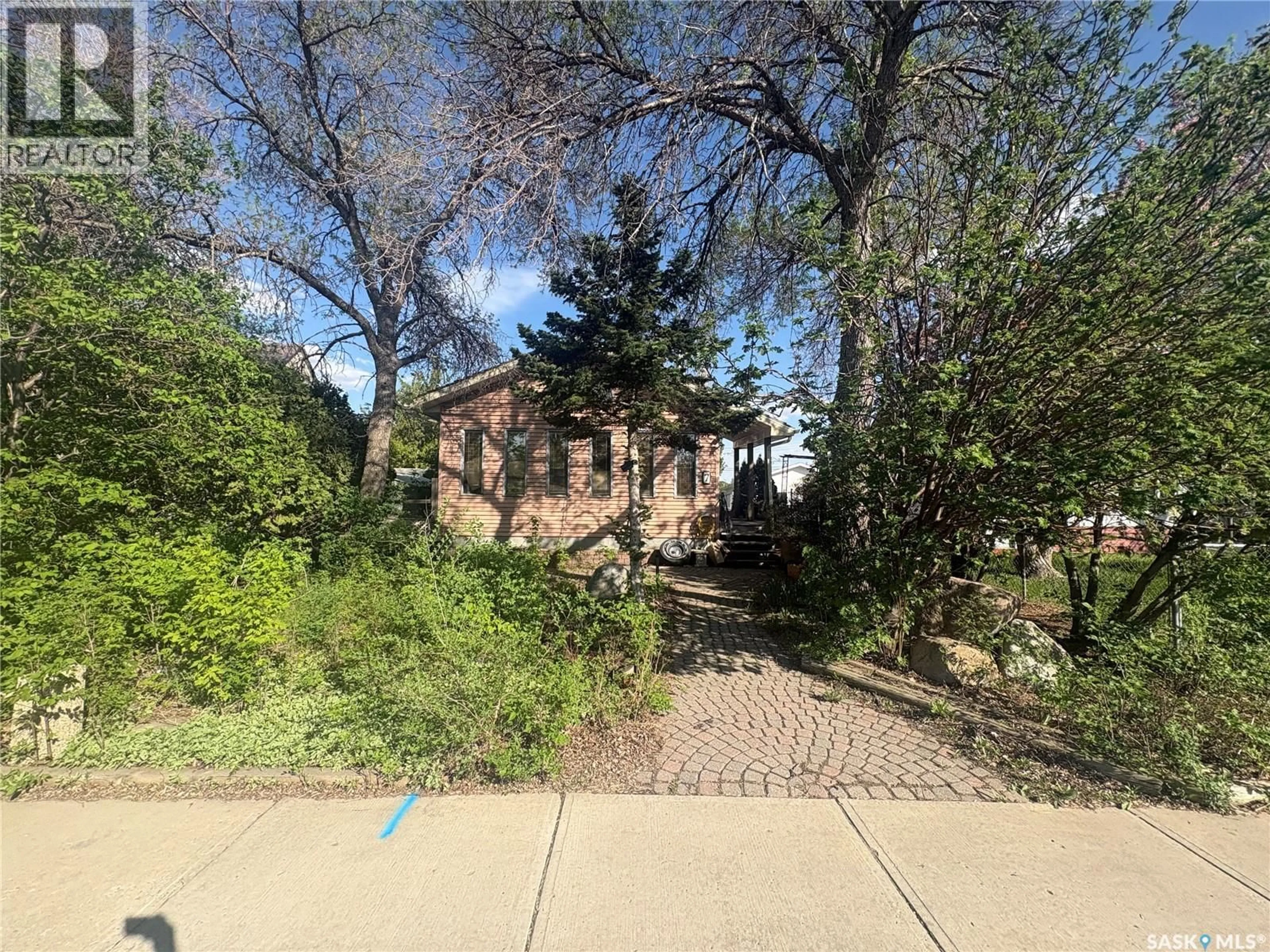 A pic from outside/outdoor area/front of a property/back of a property/a pic from drone, street for 7 CHARLES CRESCENT, Regina Saskatchewan S4T5X3