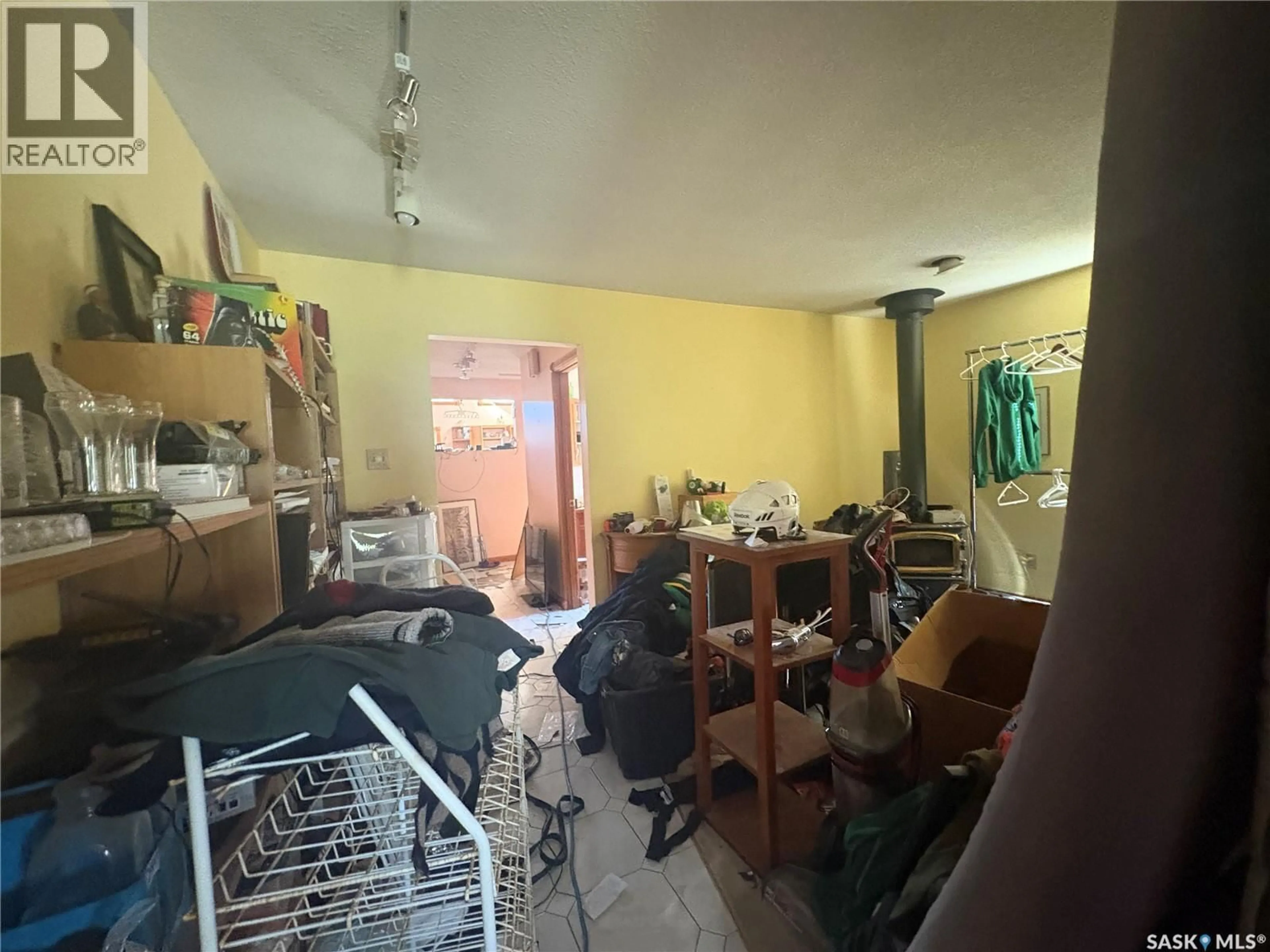 A pic of a room for 7 CHARLES CRESCENT, Regina Saskatchewan S4T5X3