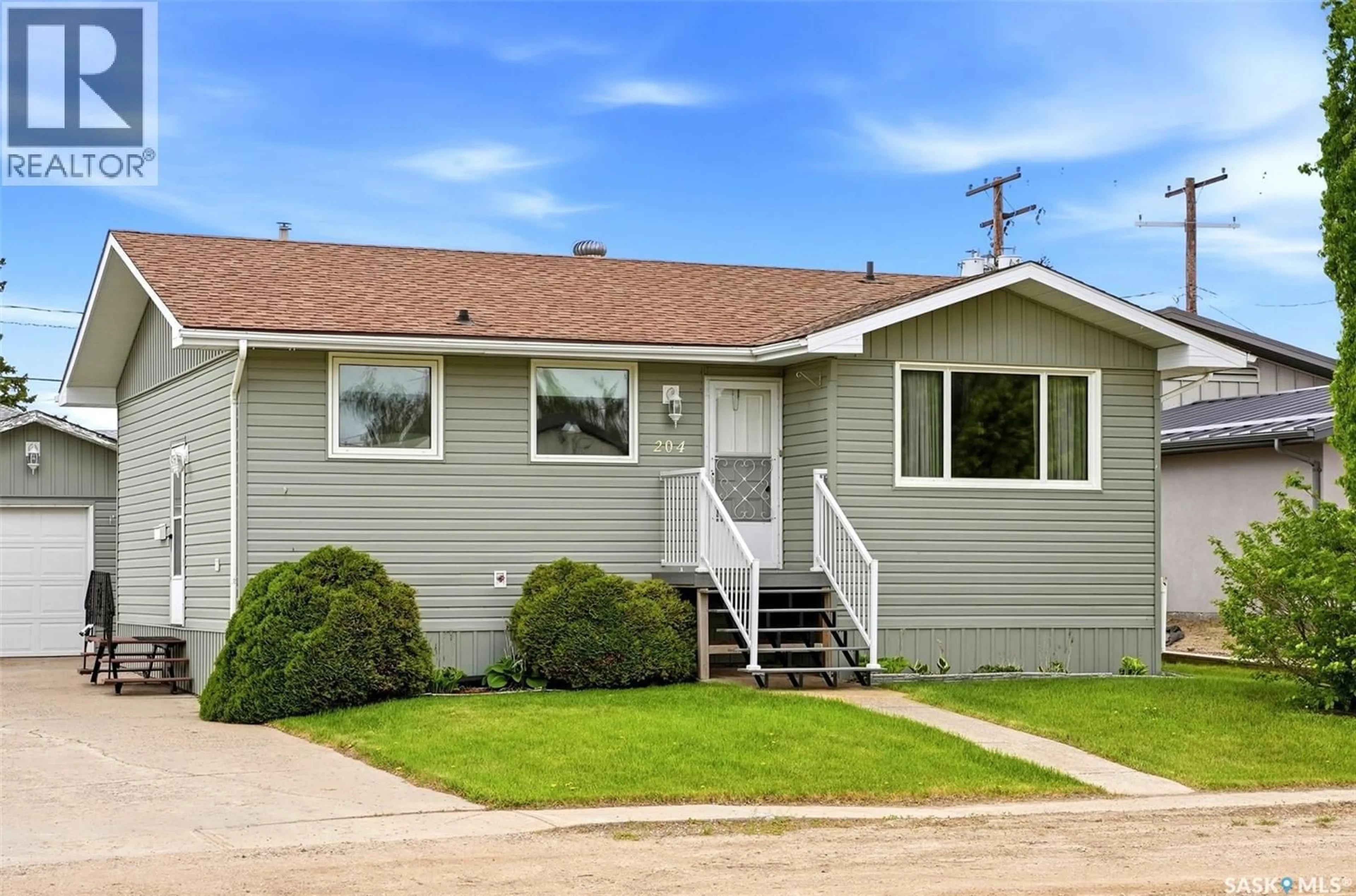 Home with vinyl exterior material, street for 204 1ST AVENUE, Vibank Saskatchewan S0G4Y0